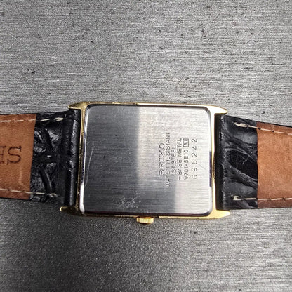 Seiko Tank Watch Men 24mm White Dial Gold Tone Rectangle V701-5E10 New Battery10
