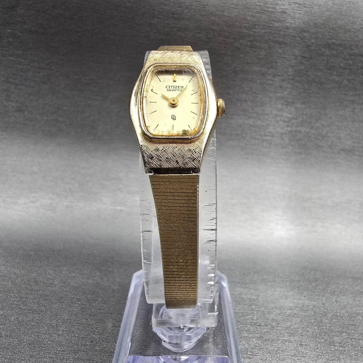 Citizen CQ Watch Women 16mm Gold Dial Gold Tone Oval 3220-S16881 New Battery KP25