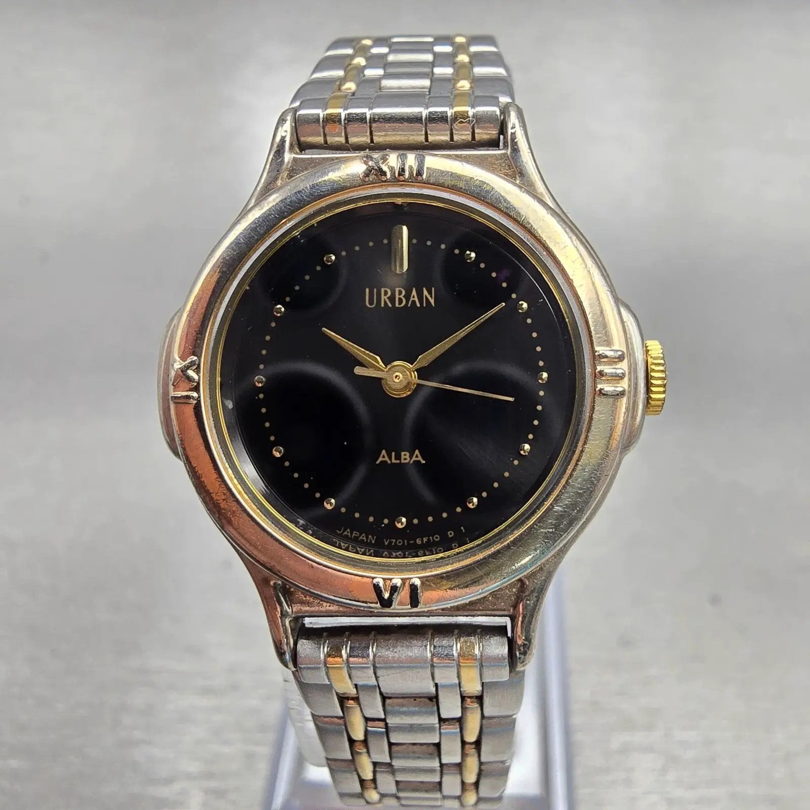 Seiko Alba Urban Watch Women 25mm Black Dial Two Tone Round V701-6C30 NewBattery0