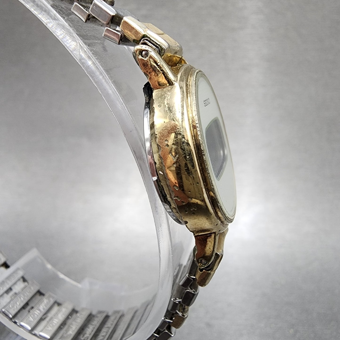 Seiko Digital Watch Women 22mm LCD White Dial Gold Tone Oval B3375050 New Batt3