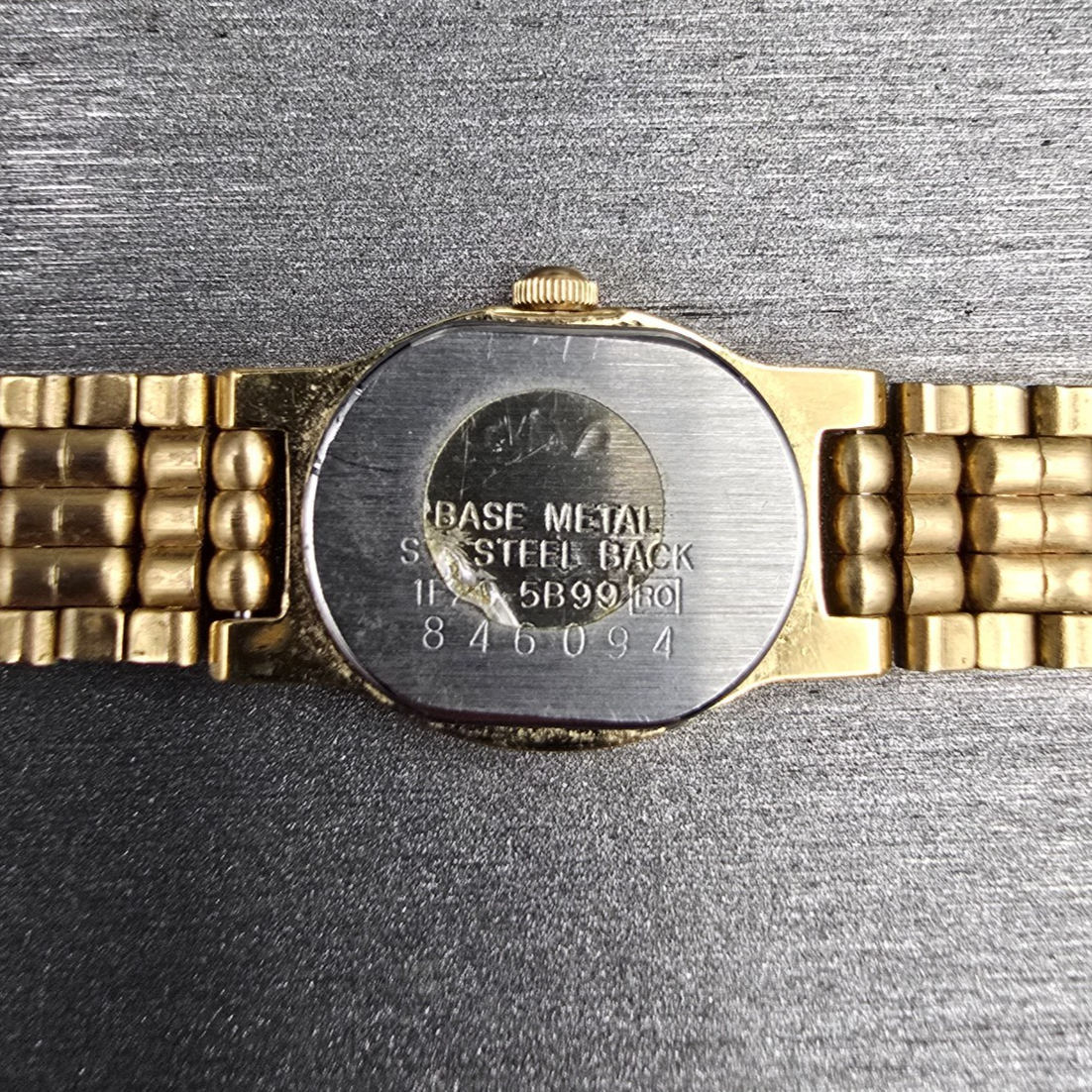 Seiko Watch Women 14mm Black Dial Gold Tone Oval 1F20-5B99 New Battery Vintage P10