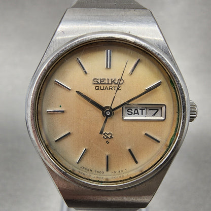 VTG Seiko SQ Watch Women Two Tone Silver Dial Daydate 24mm Round 7903-0029 Runs