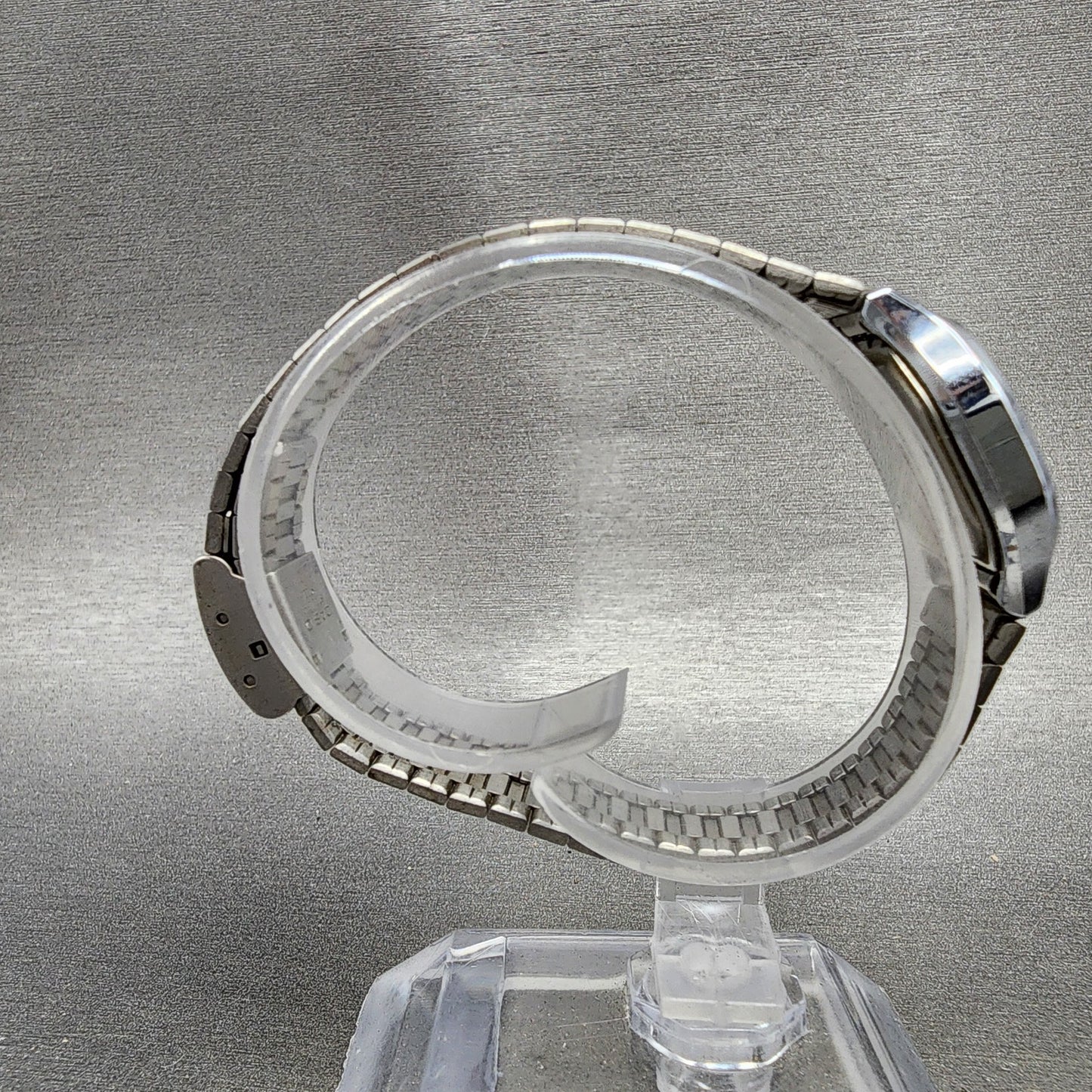 Casio L500 Watch Women 23mm Digital LCD Silver Tone Round Bracelet New Battery8