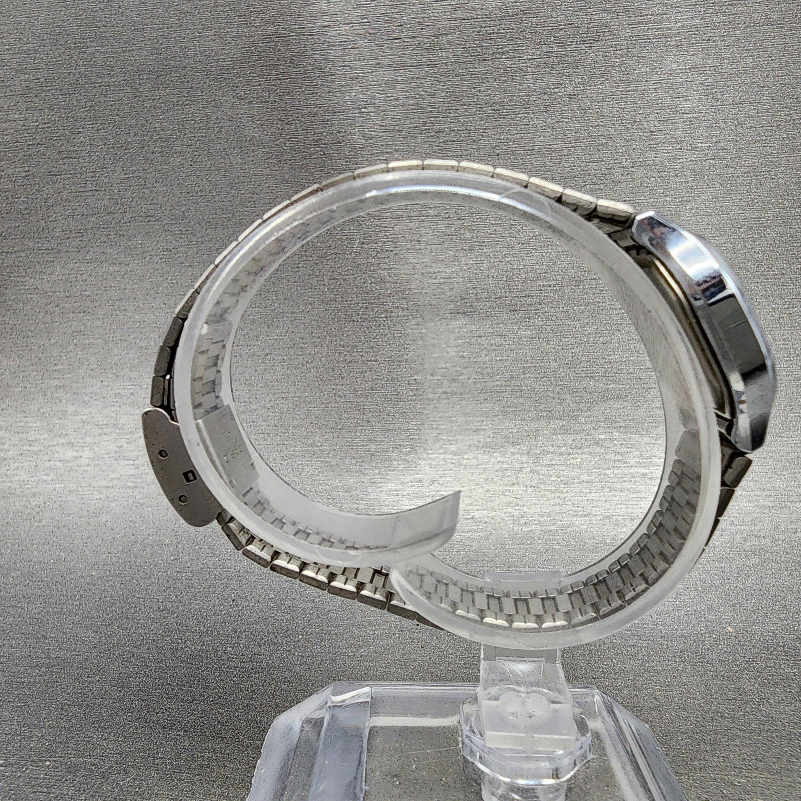 Casio L500 Watch Women 23mm Digital LCD Silver Tone Round Bracelet New Battery8