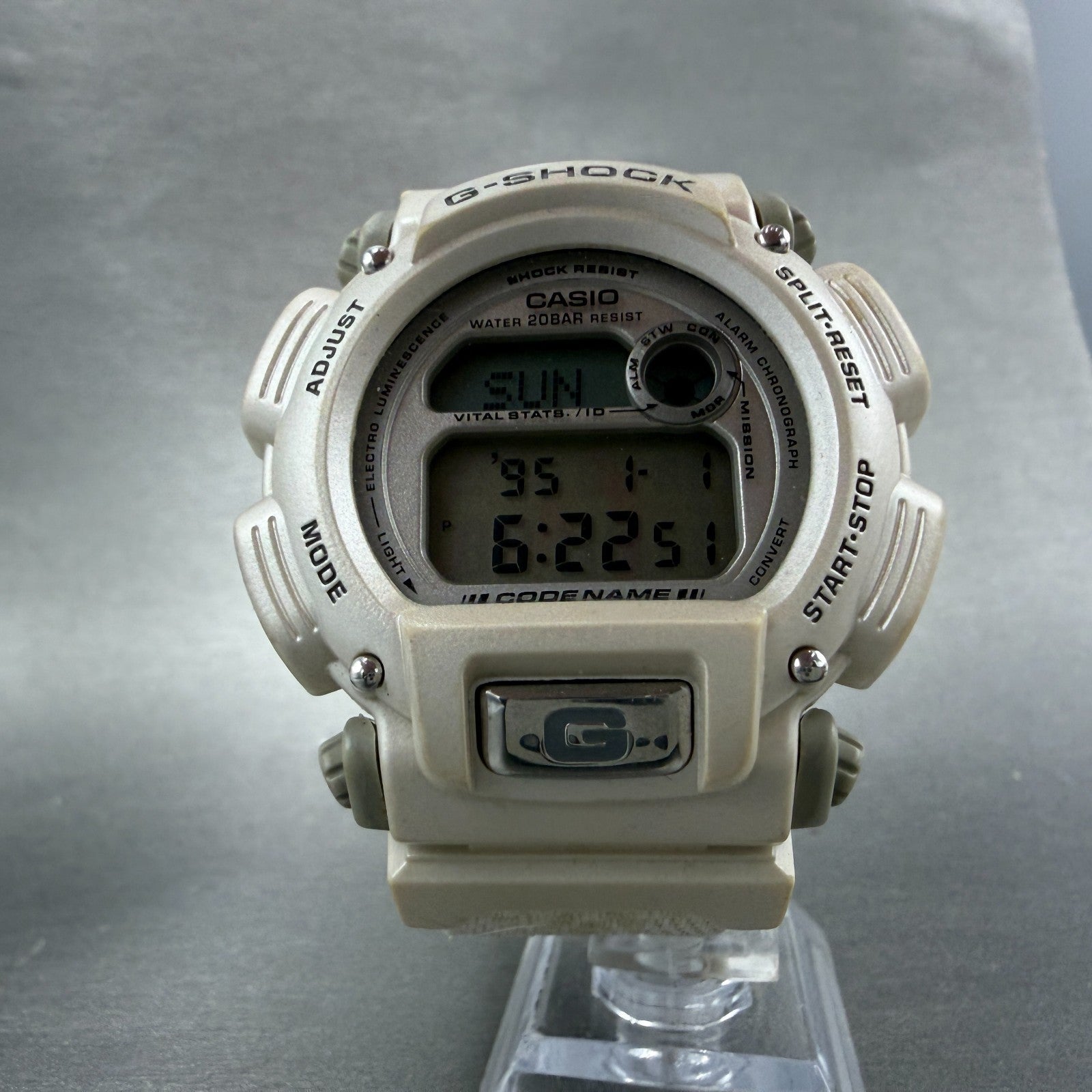 Casio G-Shock DW-8800 Watch Men 46mmDigital White Gray Case Round READ!!! NewBat5
