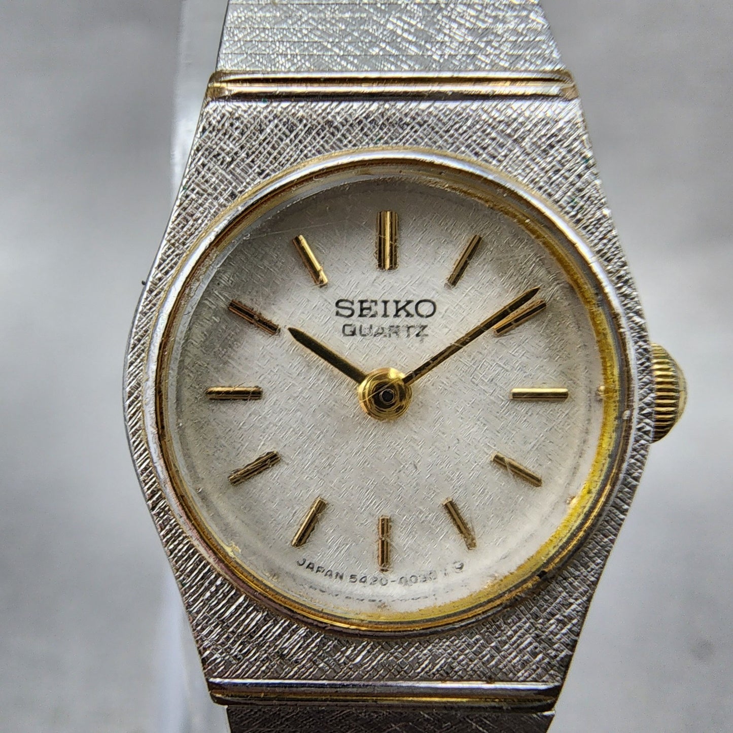 Seiko Watch Women 17mm Silver Dial Two Tone Round 54200129 New Battery Vintage1