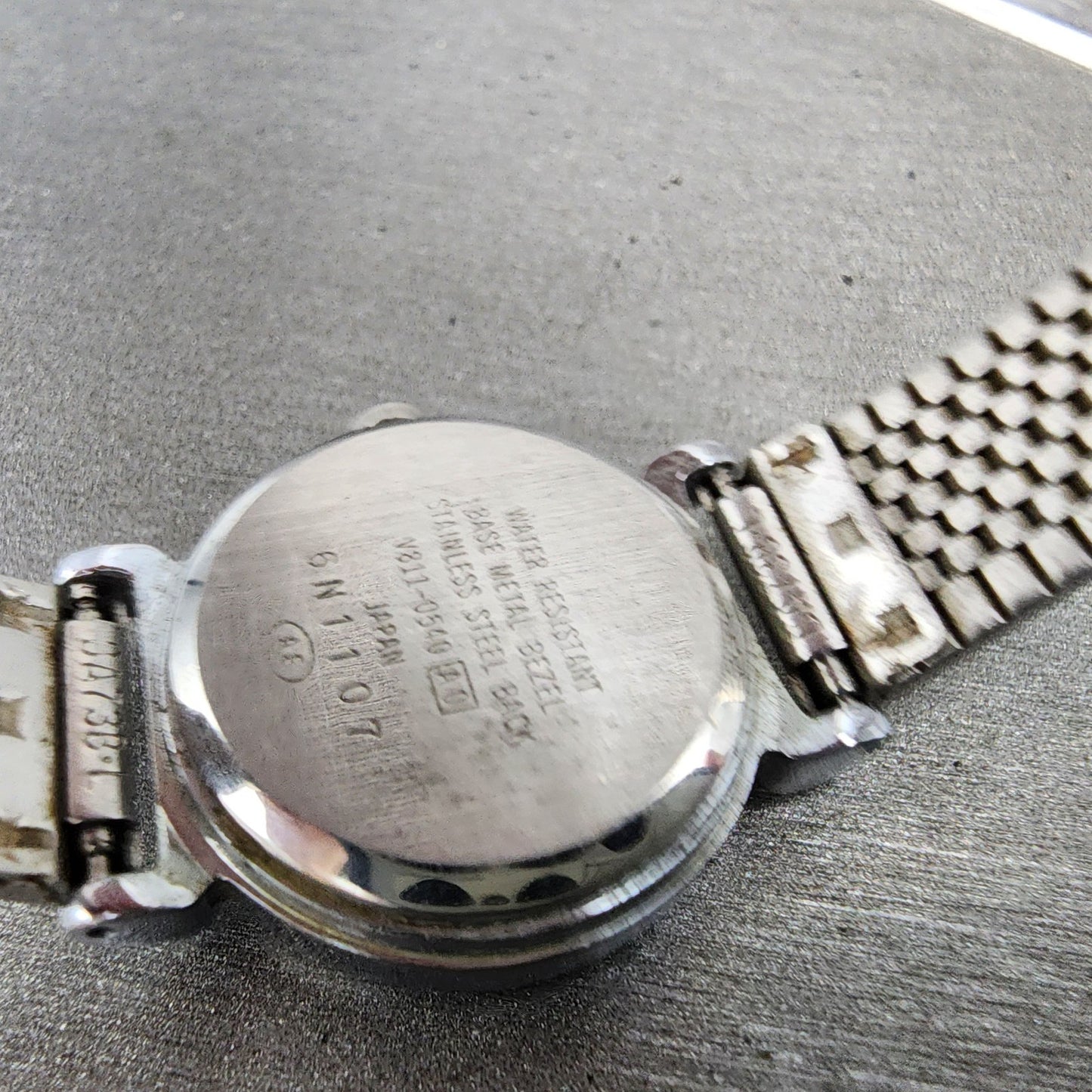 Seiko ALBA Watch Women 24mm Silver Dial Silver Tone Round V8110540 New Battery9