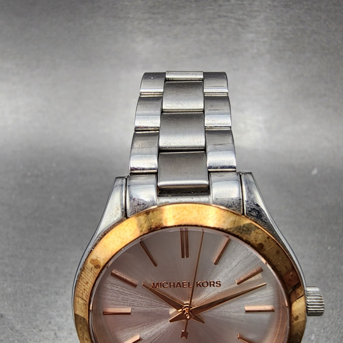 Michael Kors Runway Slim Watch Women 34mm mm Silver Dial Two Tone New Battery4