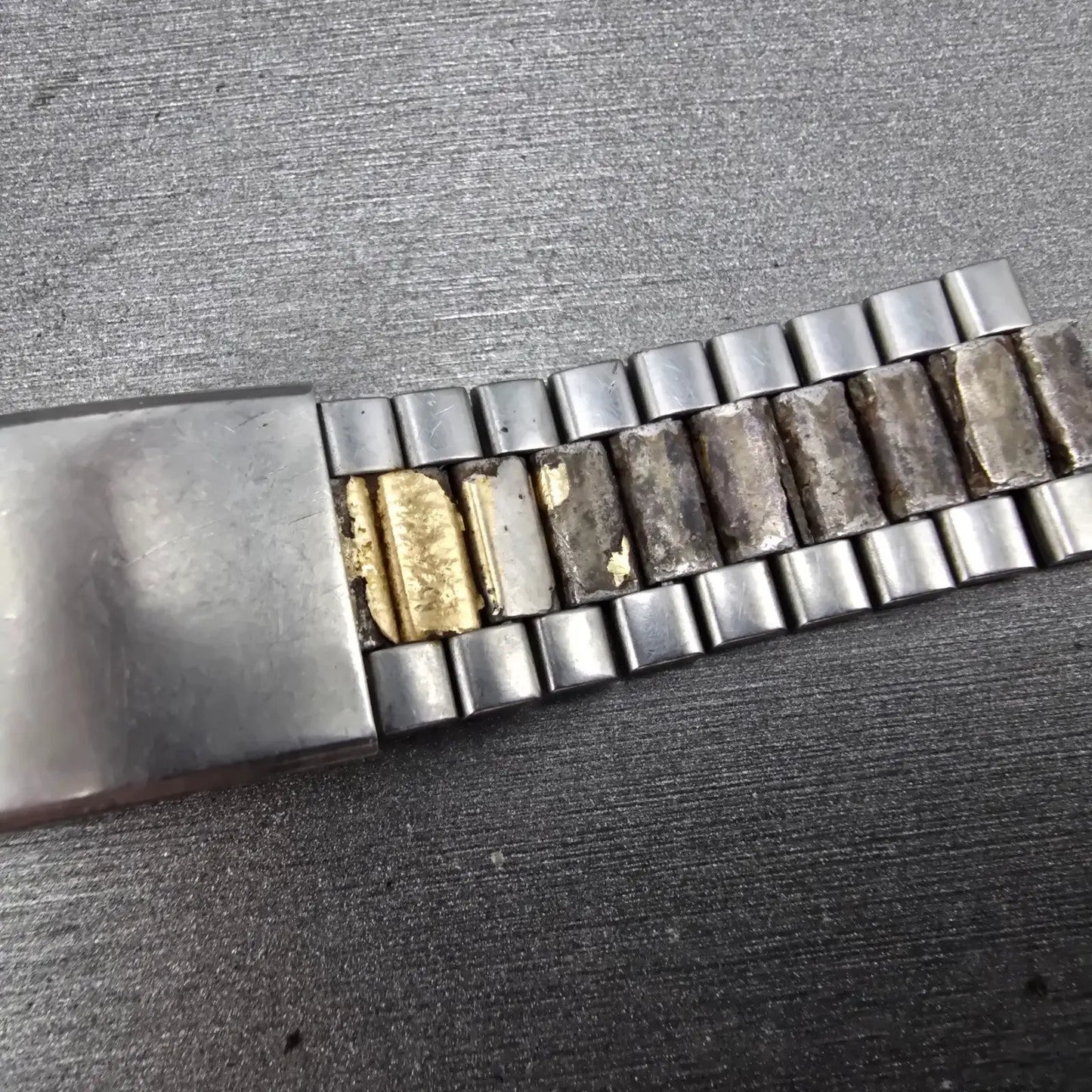 Seiko SQ Bracelet 20mm Stainless Steel Two Tone Tri Folding Clasp Vintage Z2783
