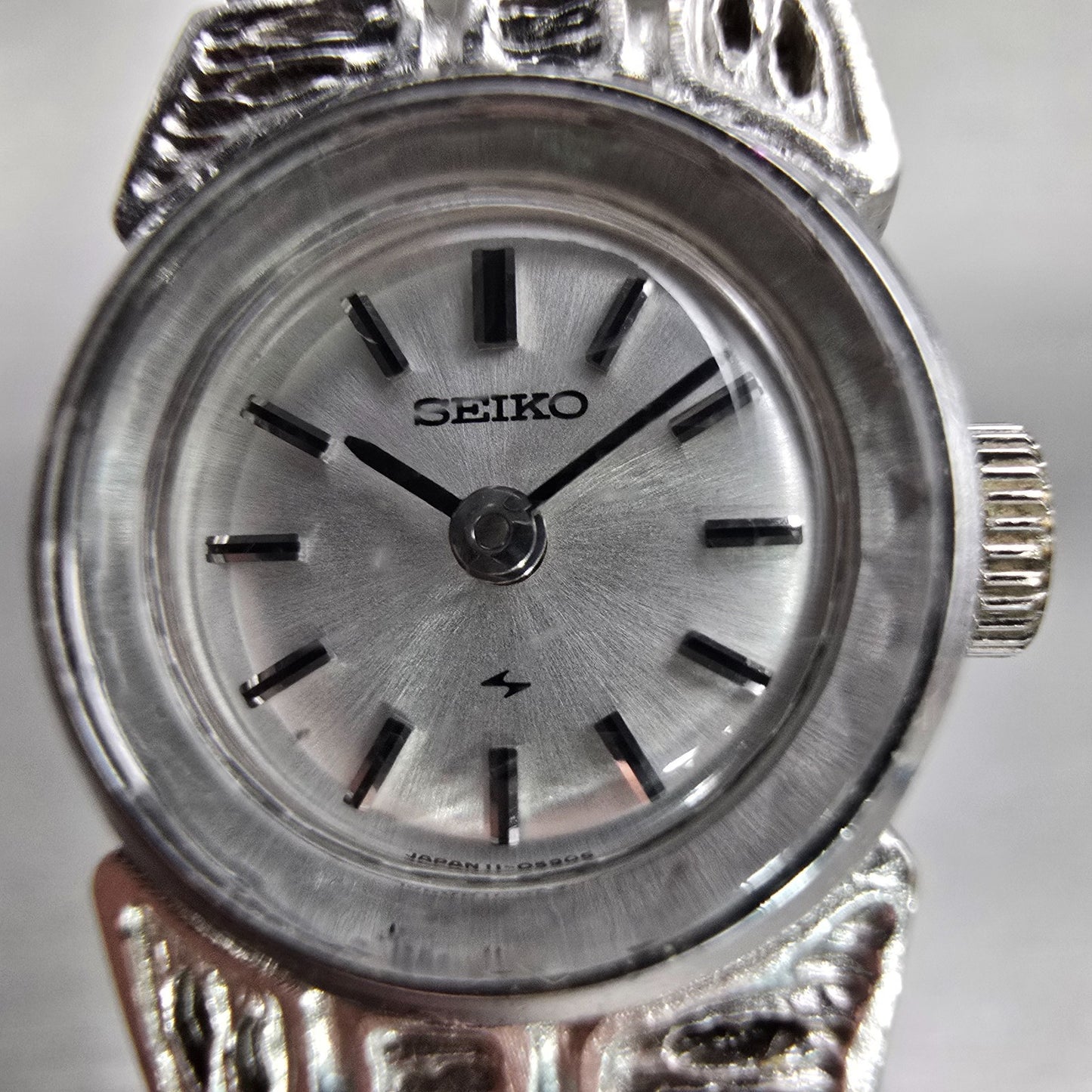 Seiko Watch Women 16mm Silver Dial Silver Tone Round 11-0549 Manual Wind Runs1