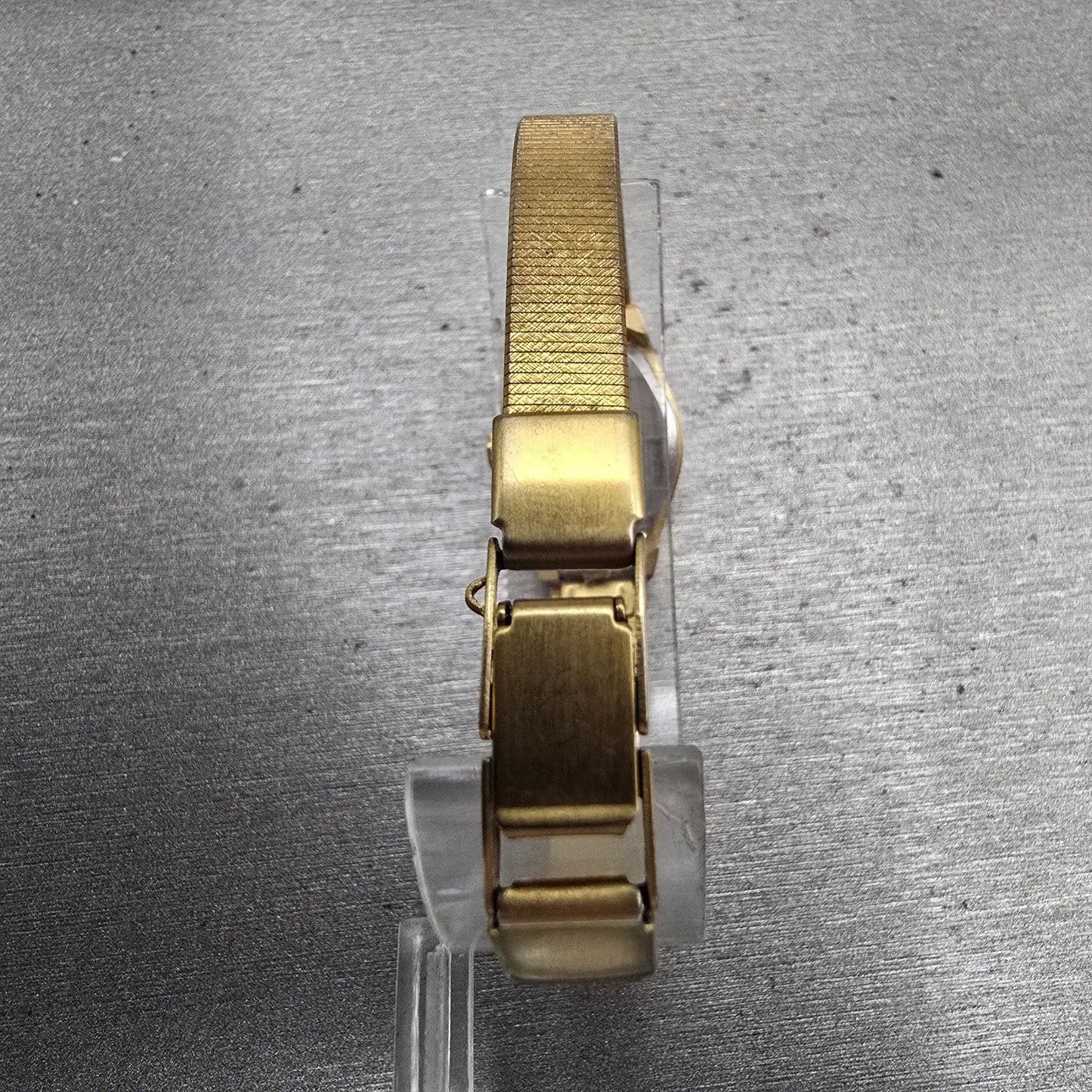 Citizen CQ Watch Women 17mm Champagne Dial Gold Tone Oval 3220-S16881 New Batt7