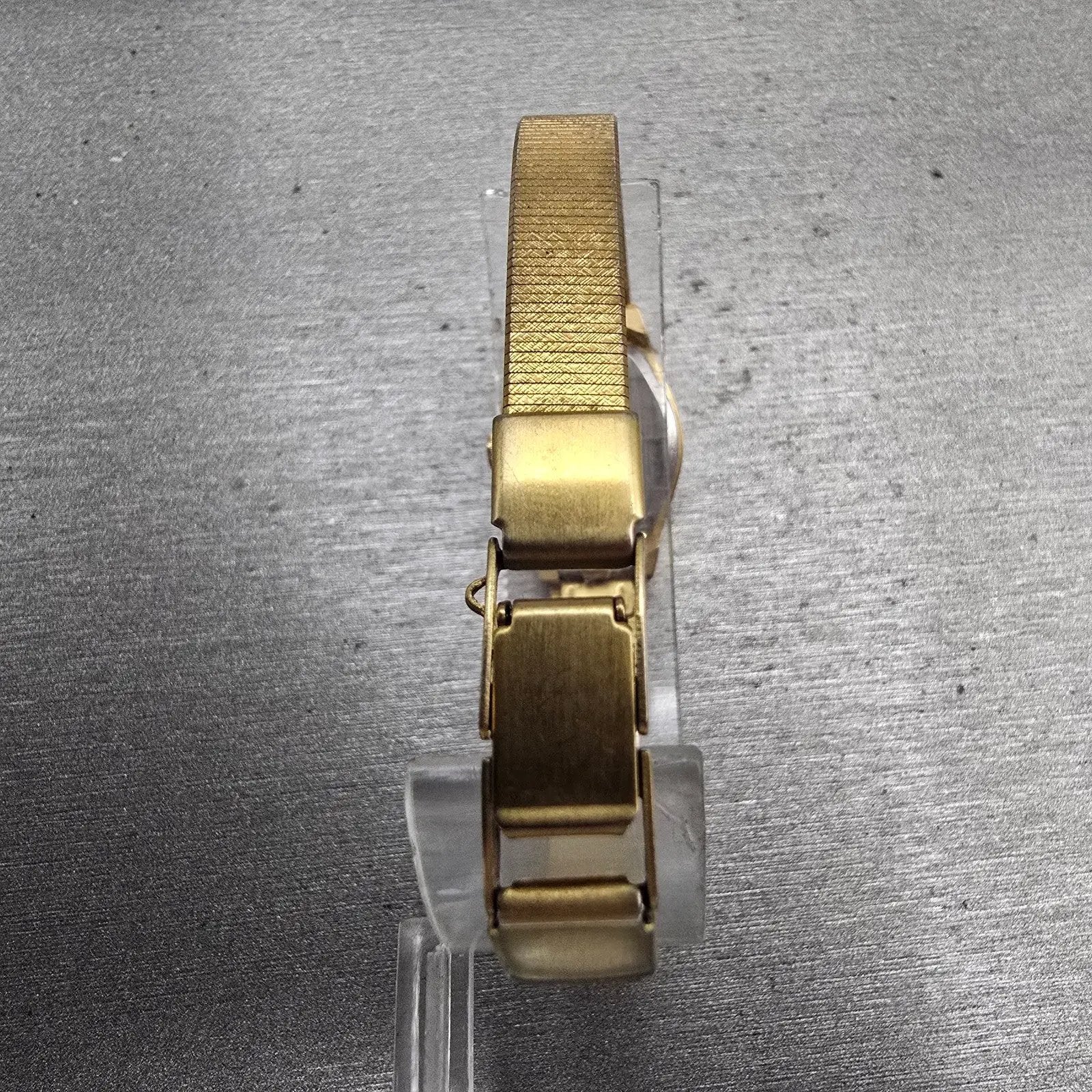 Citizen CQ Watch Women 17mm Champagne Dial Gold Tone Oval 3220-S16881 New Batt7
