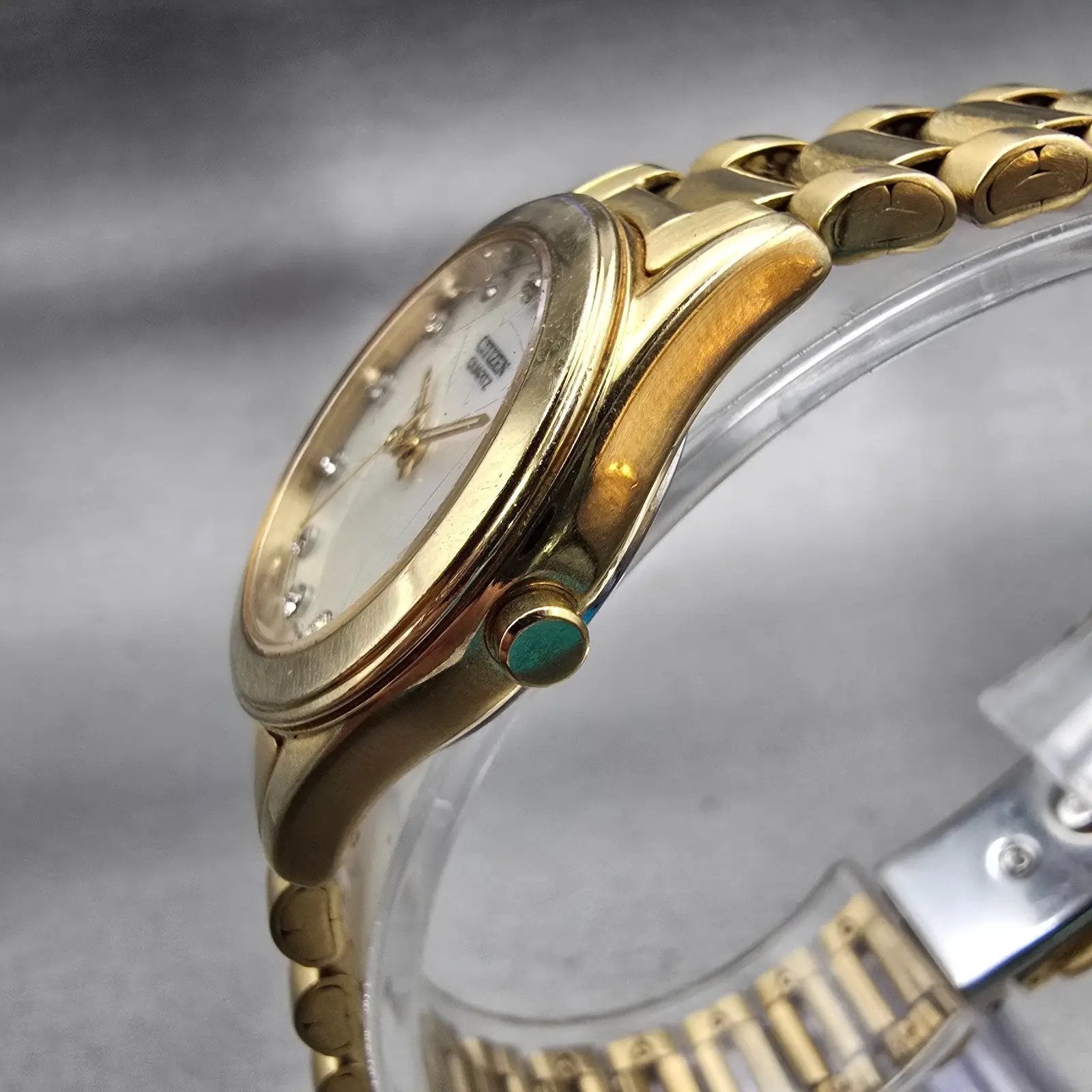Citizen Watch Women 26mm MOP Dial Gold Tone Date Round 1012-S075688 New Battery2