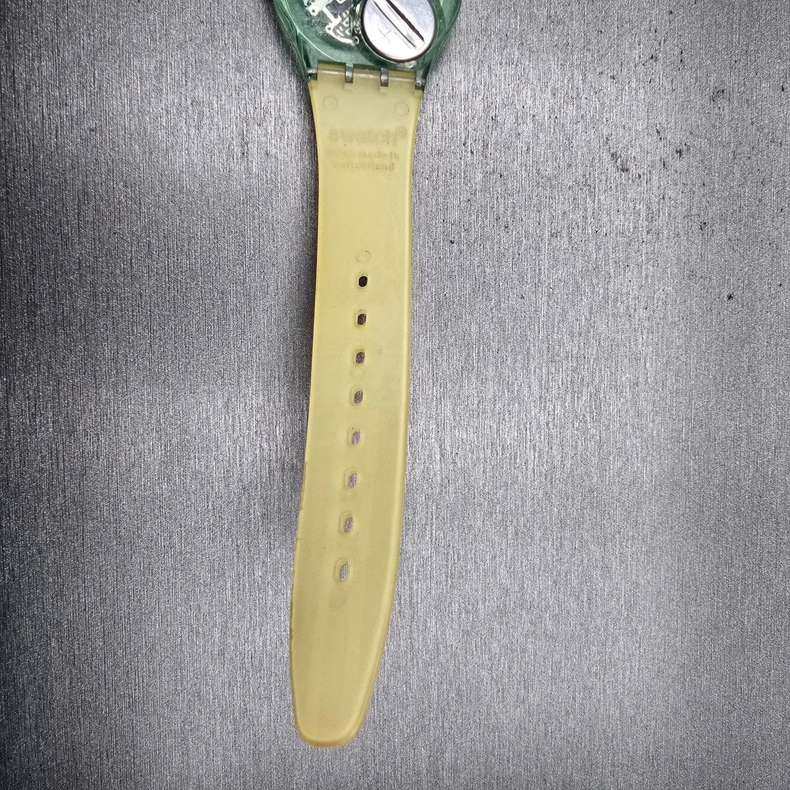 Swatch Gent Atlanta Laurels Watch Men Green Dial Green Case Round GZ145 New Batt12