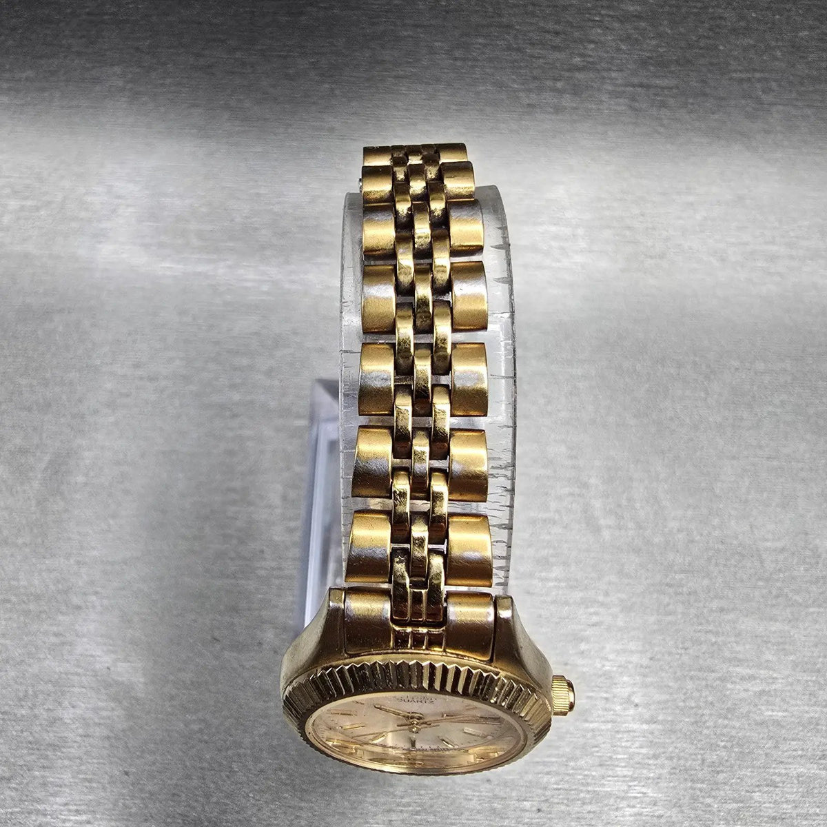 Citizen CQ Watch Women 25mm MOP Dial Gold Tone Daydate 1012-R15101 New Battery 64