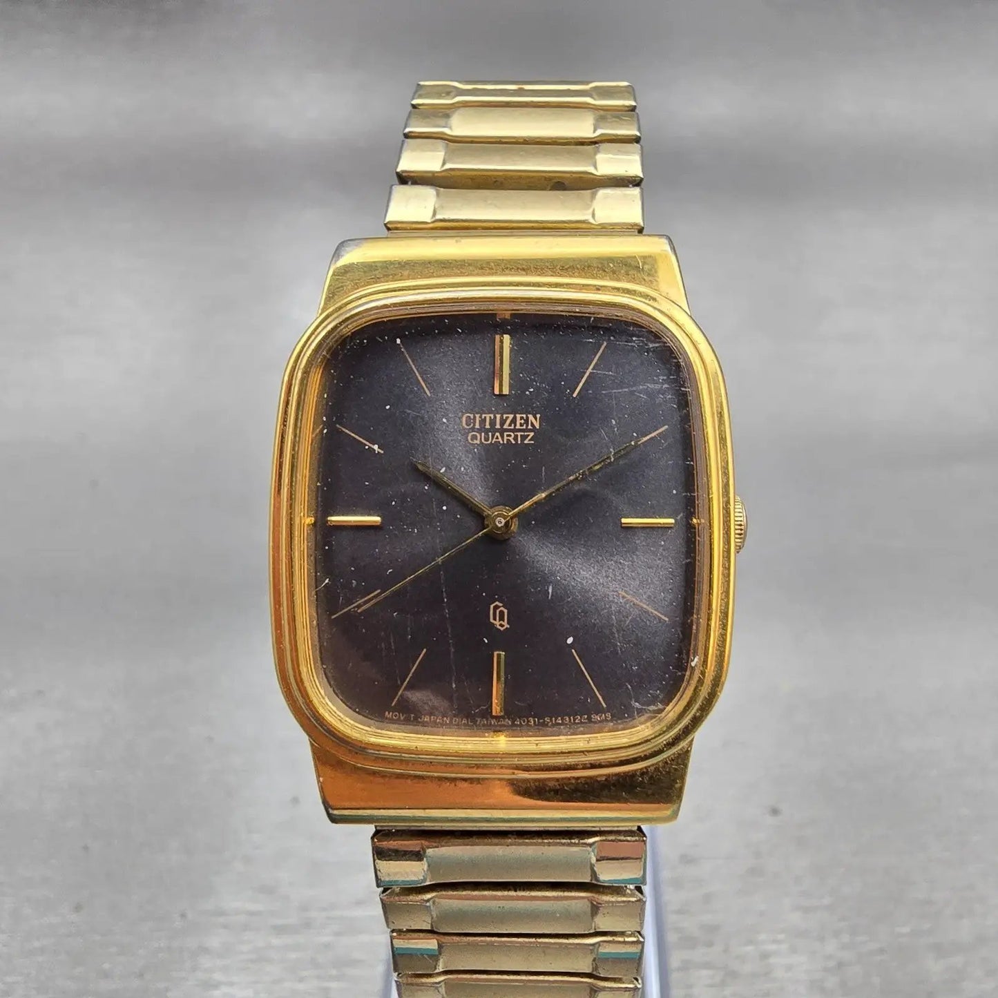 Citizen CQ Watch Men 27mm Gray Dial Gold Tone Rectangle 4031-S02244 New Battery0