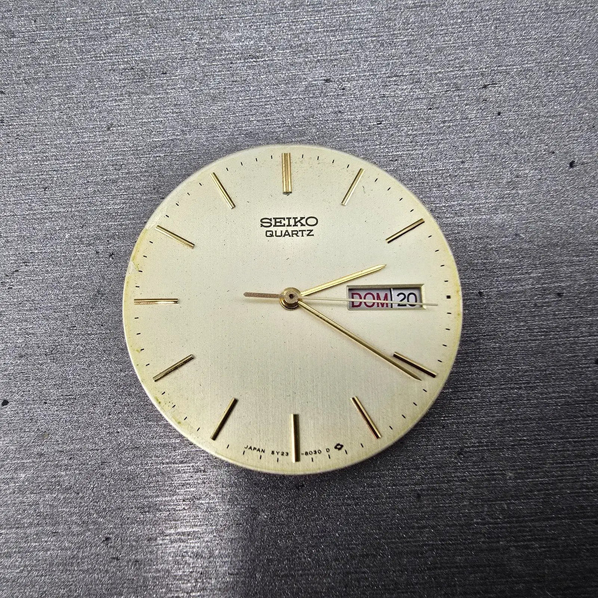 Seiko 5Y23A Quartz Movement Works Daydate W/Case And Hands Vintage5