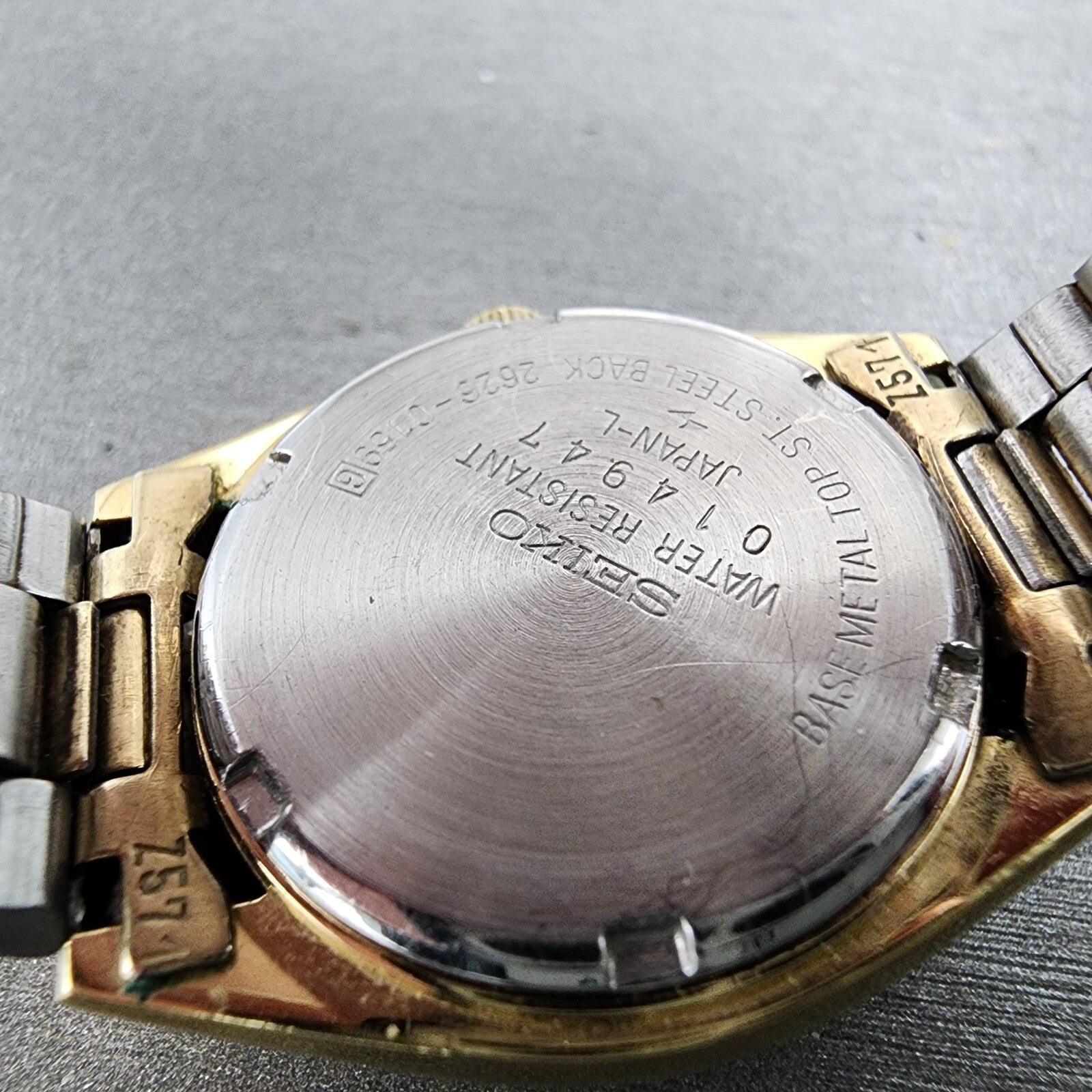 Seiko SQ Watch Women 25mm Gold Dial Gold Tone Daydate 26260159 PARTS10