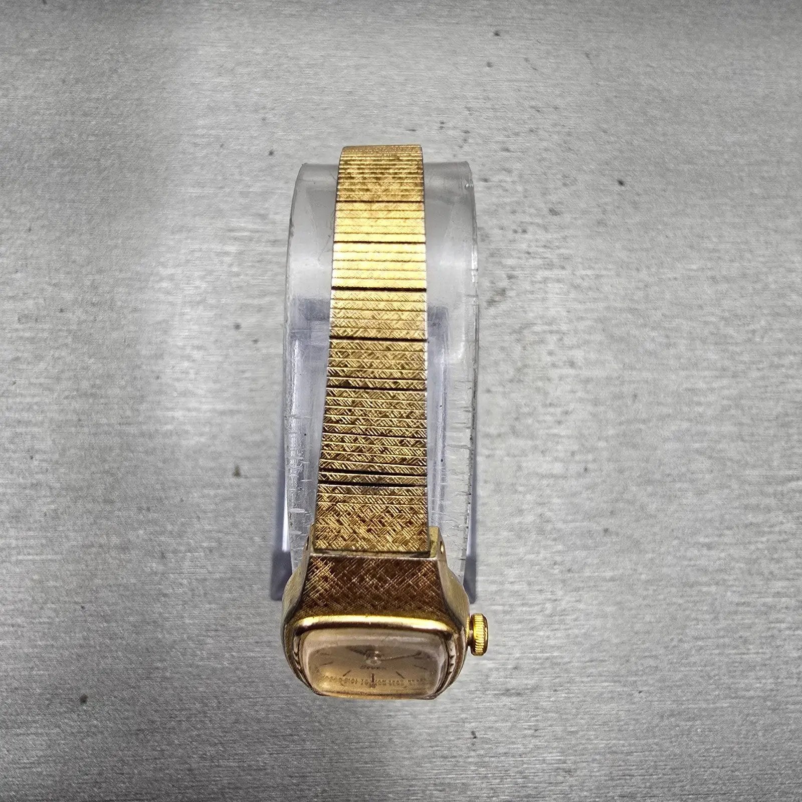 Citizen Watch Women 16mm Champagne Dial Gold Tone Oval 3220-949633 New Battery4