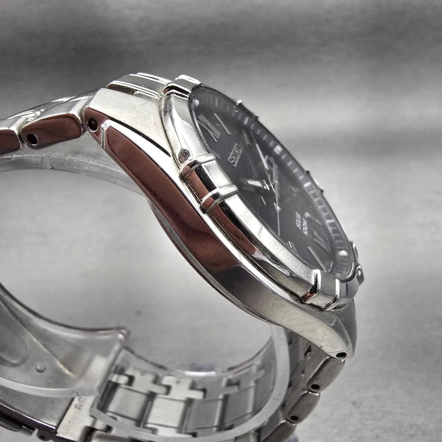 Seiko Solar Watch Men 38mm Black Dial Silver Tone Date Round V157-0AM0 Works3