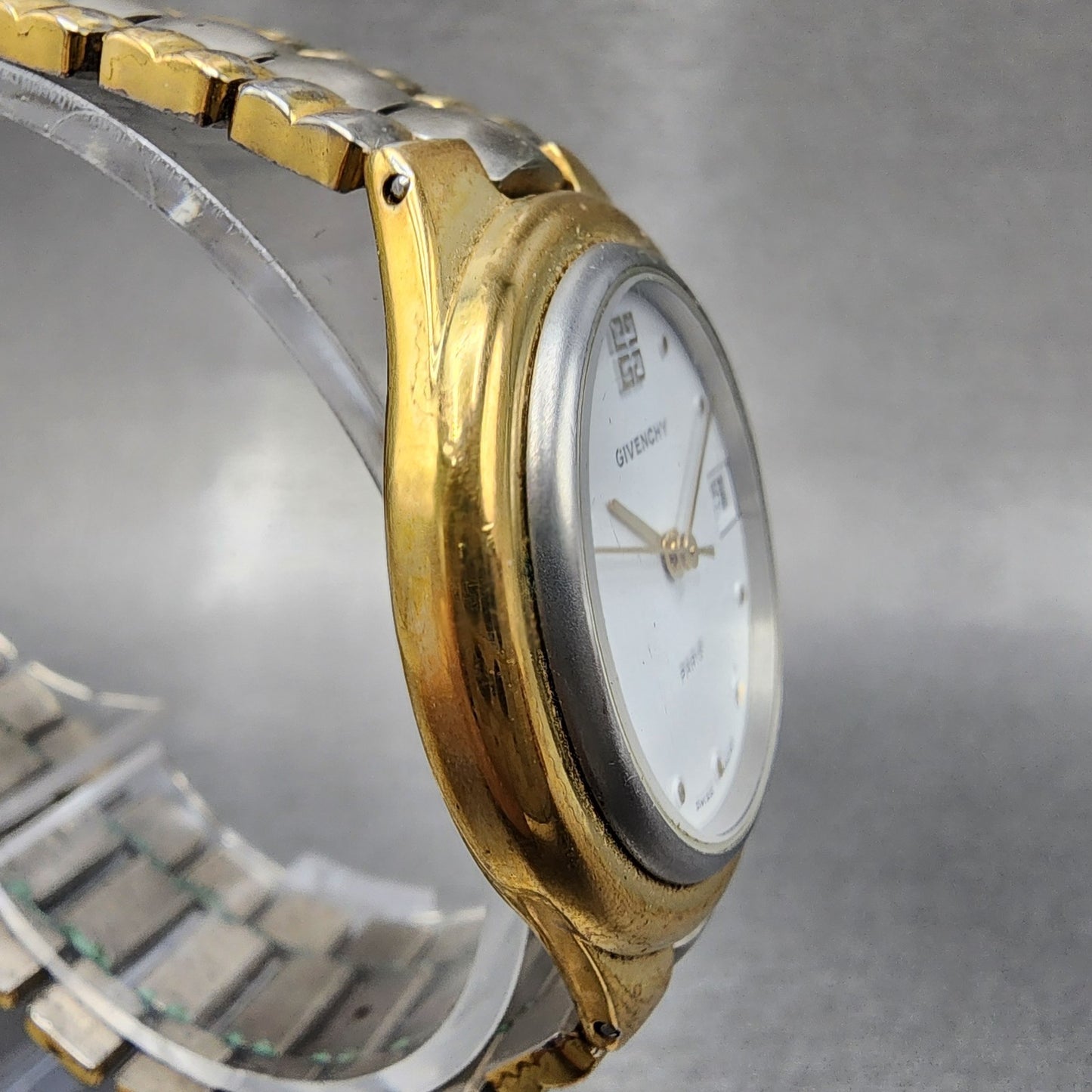 Givenchy Kashmir Watch Women 31mm White Dial Two Tone Date Round New Battery3