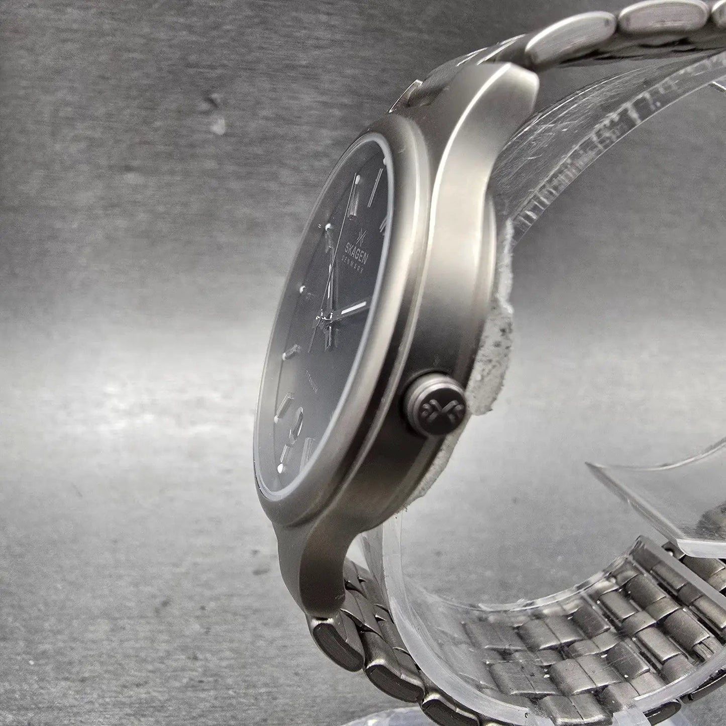 Skagen Watch Men 34mm Gray Dial Titanium Date Round 105LTX New Battery2
