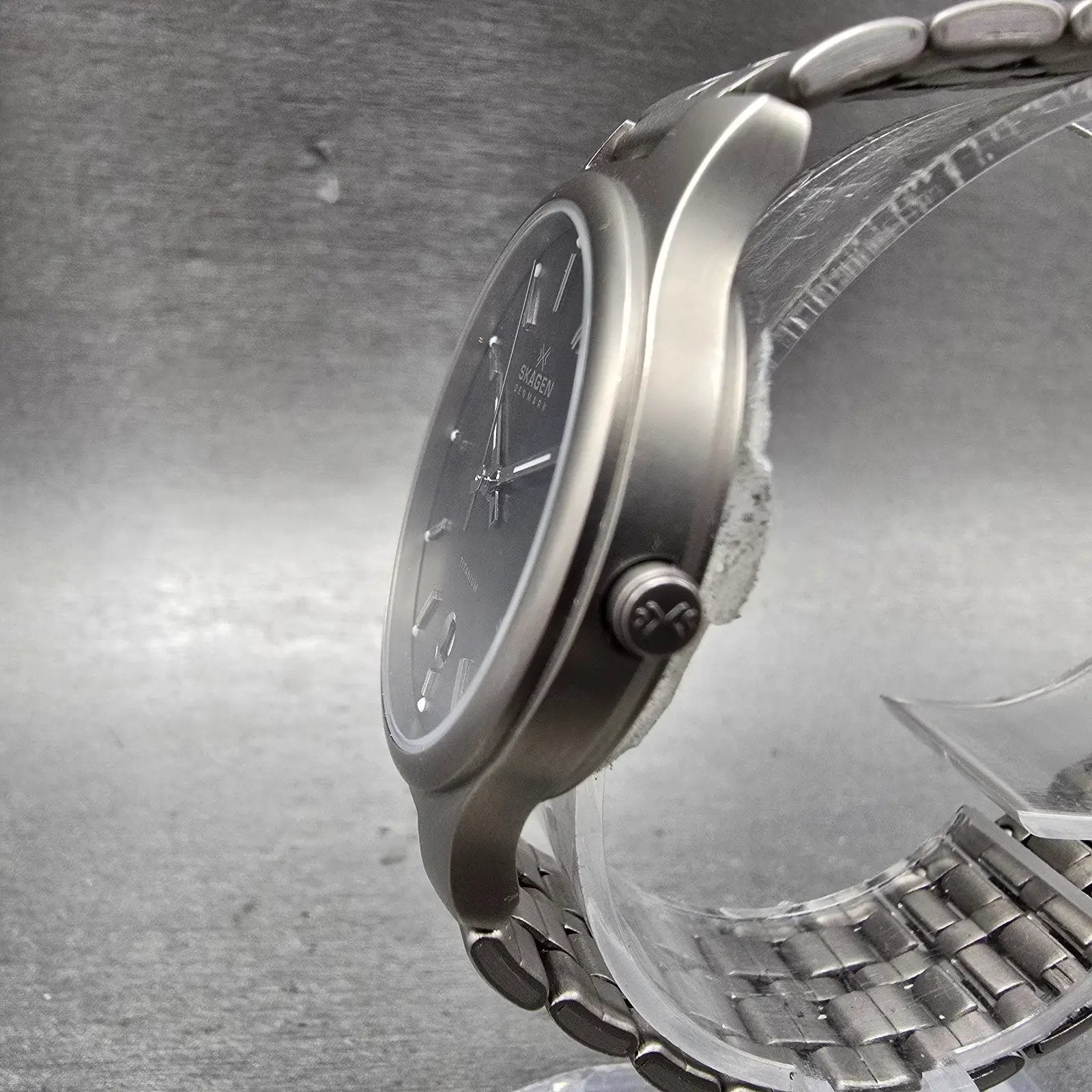 Skagen Watch Men 34mm Gray Dial Titanium Date Round 105LTX New Battery2