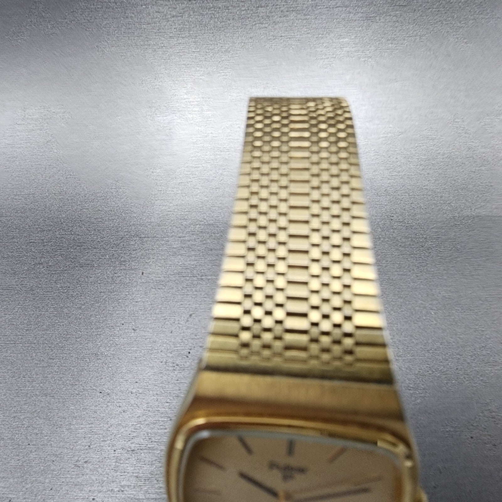 Pulsar Tank Watch Men 31mm Gold Dial Gold Tone Rectangle Y1005599 New battery4