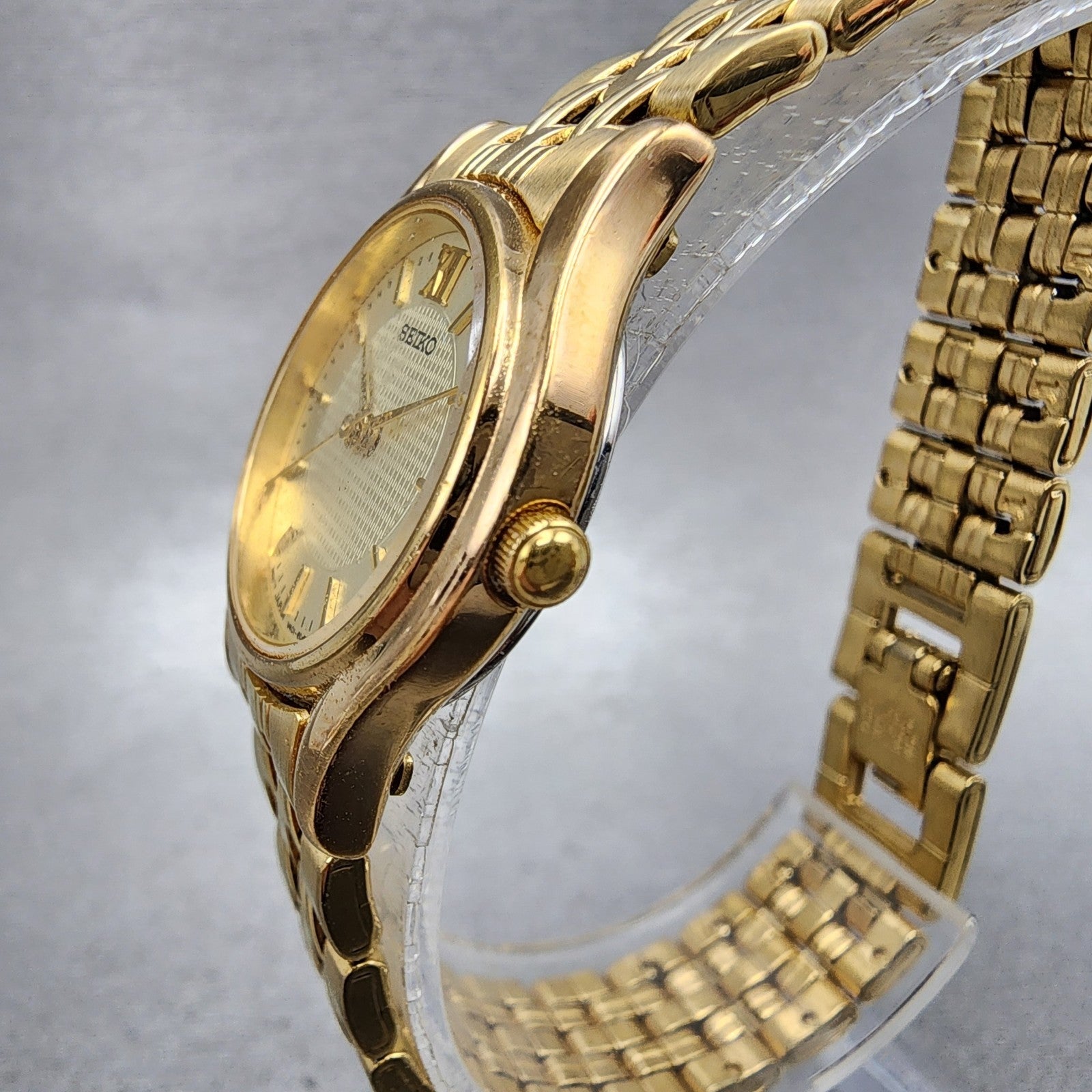 Seiko watch Women 24mm Champagne Dial Gold Tone Round V4011600 New Battery2