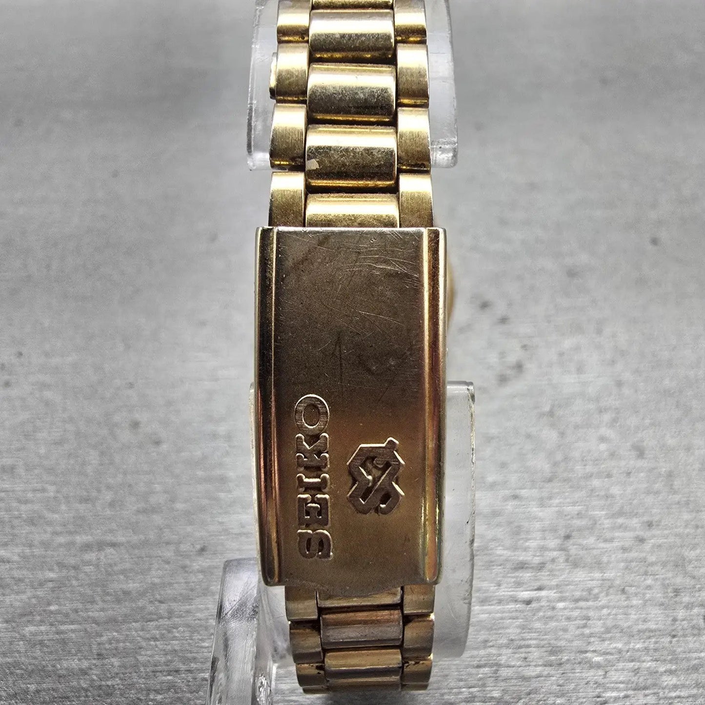 Seiko SQ Watch Women 24mm Gold Dial Gold Tone Daydate Round 3E23-0A60 New Batt7
