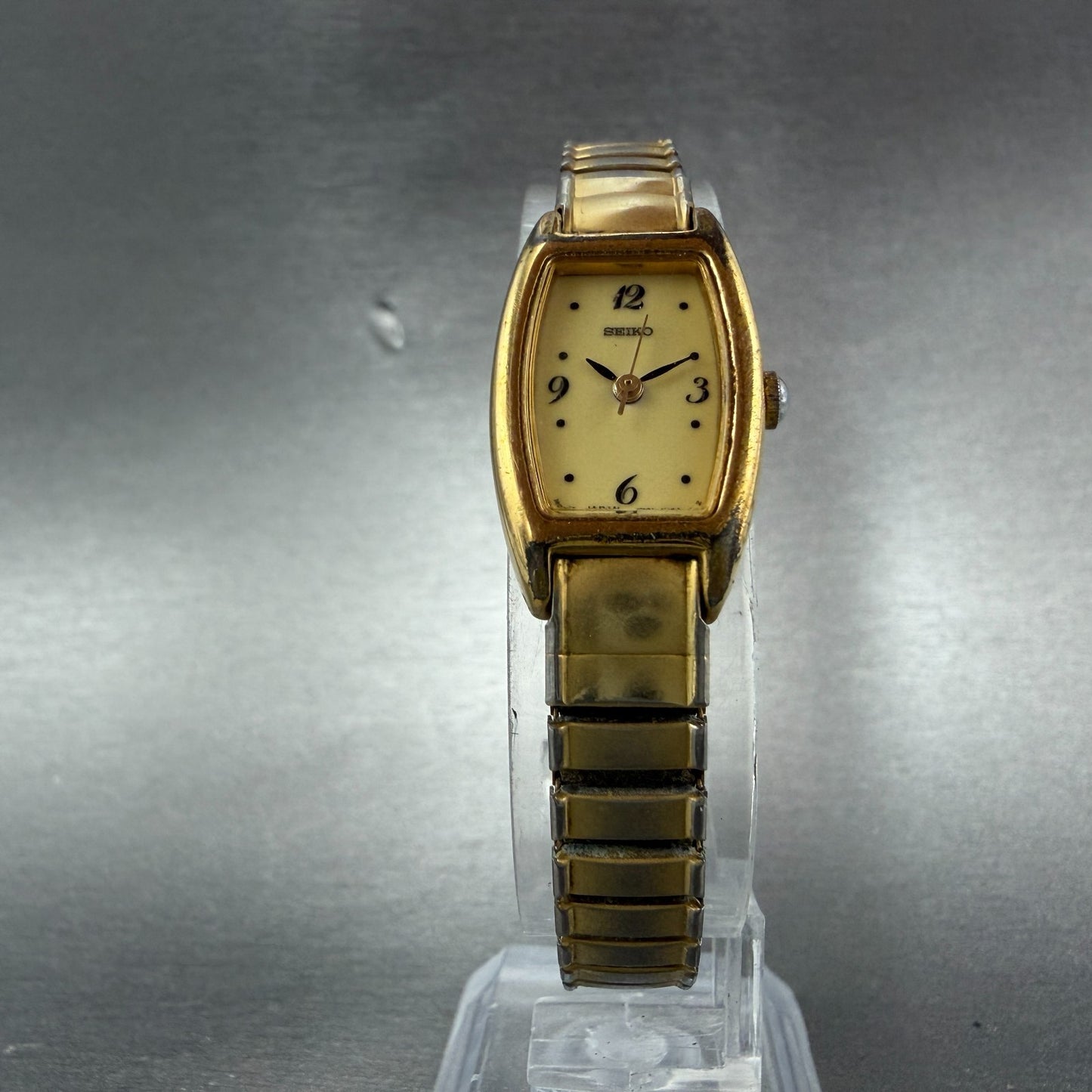 Seiko Tank Watch Women 16mm luminous Dial Gold Tone VTG 1N01-5B79 New Battery5