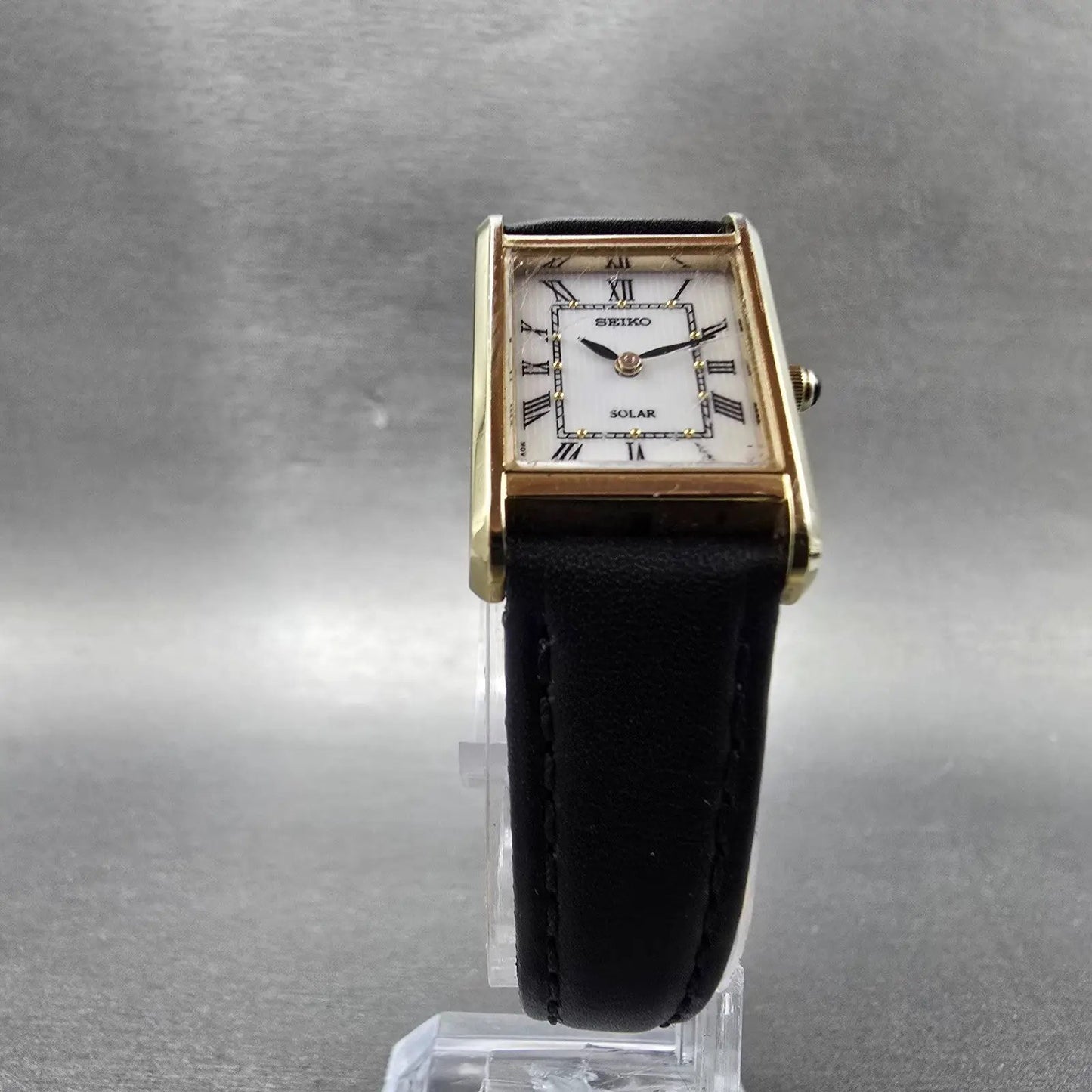Seiko Solar Tank Watch Women 18mm White Dial Gold Tone V115-0BD0 Rectangle Runs5