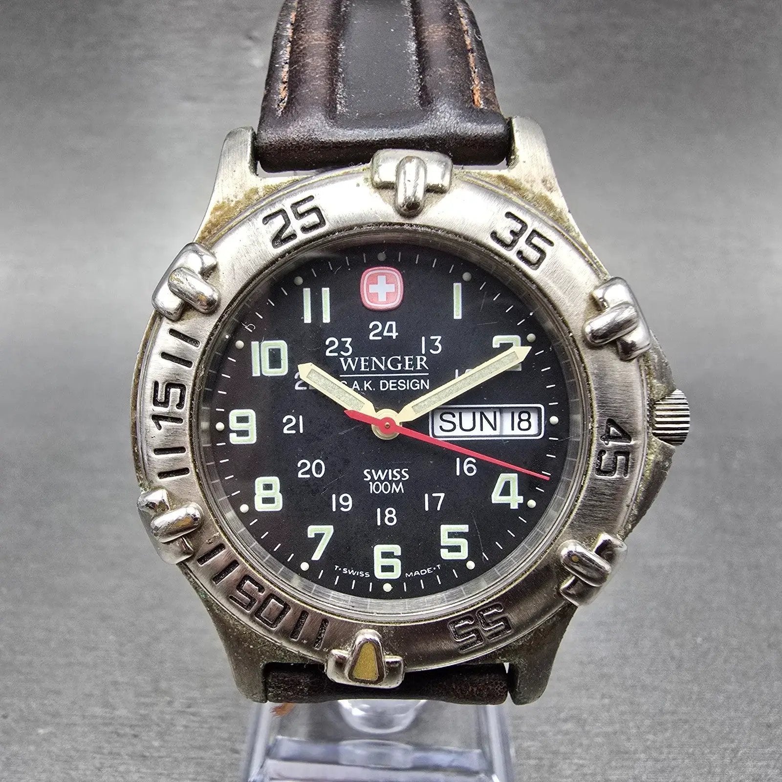Wenger SMT Design Watch Men 40mm Black Dial Silver Tone Round 096.0685 PARTS JK0