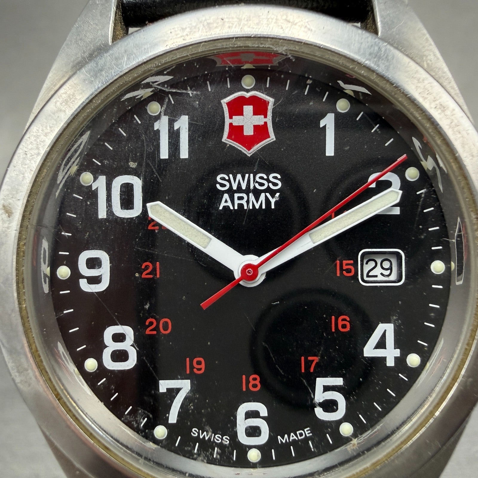 Victorinox Swiss Army Field Watch Men 40mm Black Dial Steel Date Round New battA1