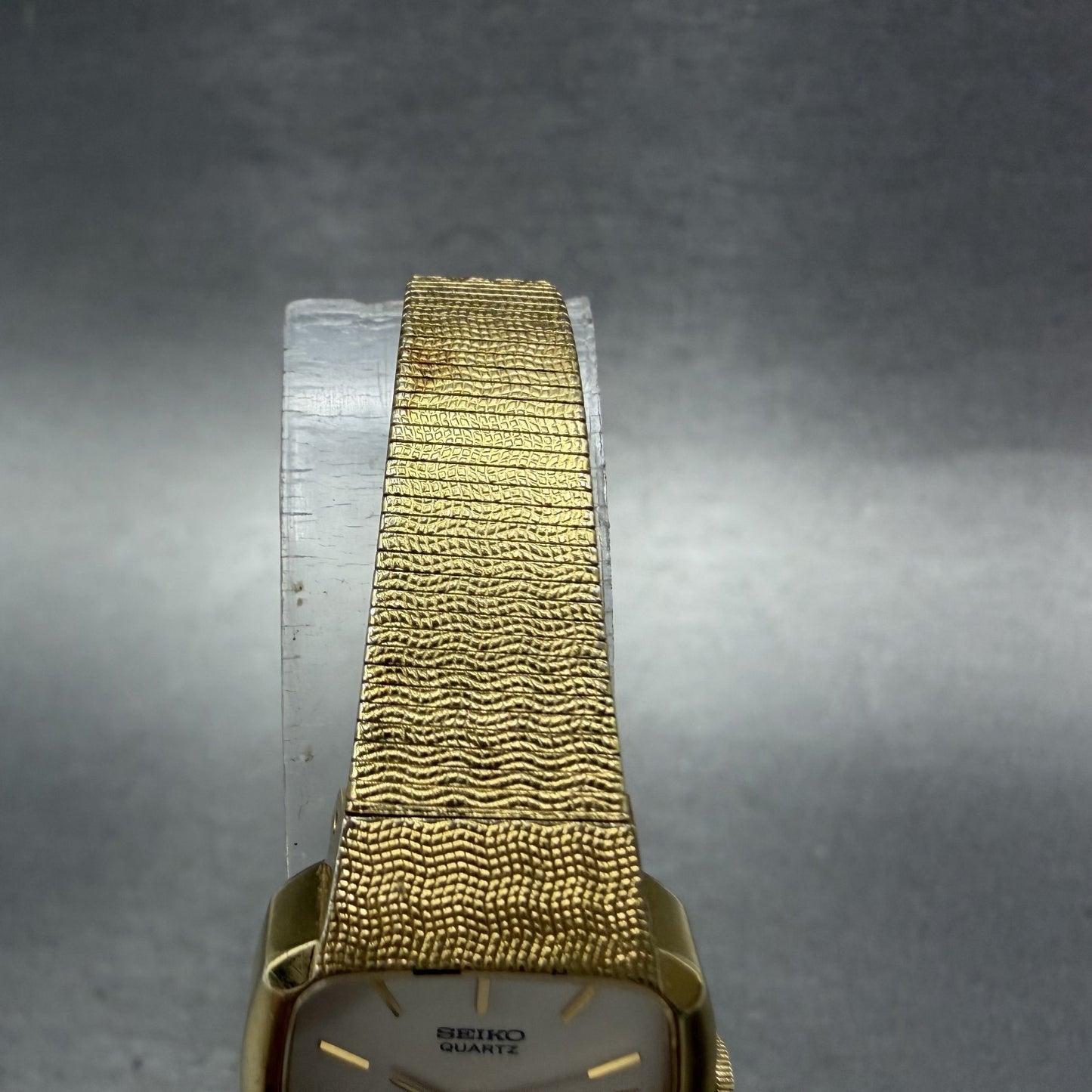 Seiko Watch Women 20mm Silver Dial Gold Tone Rectangle 16-5320 New Battery4