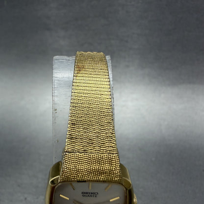 Seiko Watch Women 20mm Silver Dial Gold Tone Rectangle 16-5320 New Battery4