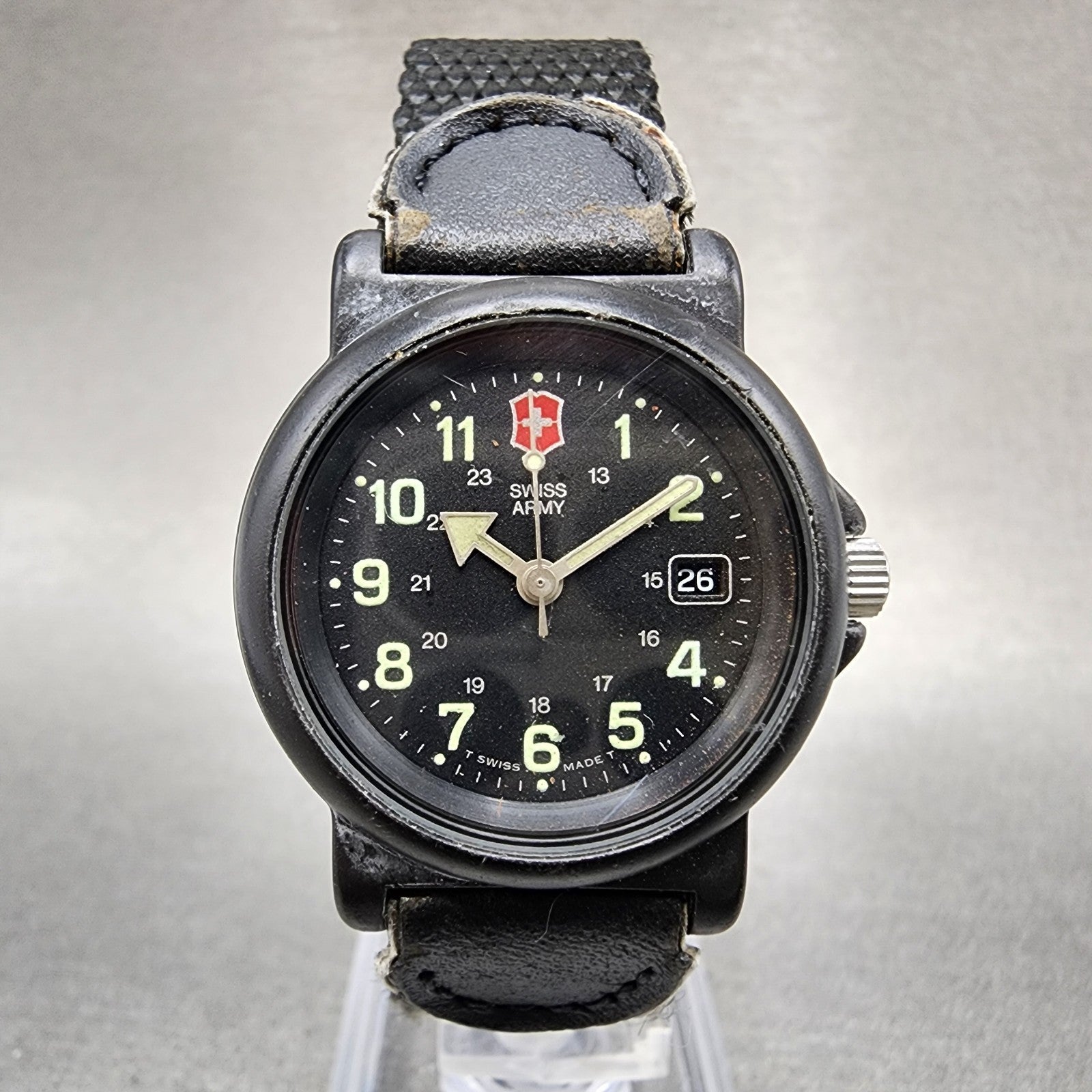 Victorinox Swiss Army Renegade Watch Women 30mm Black Dial Black Tone Date Runs10