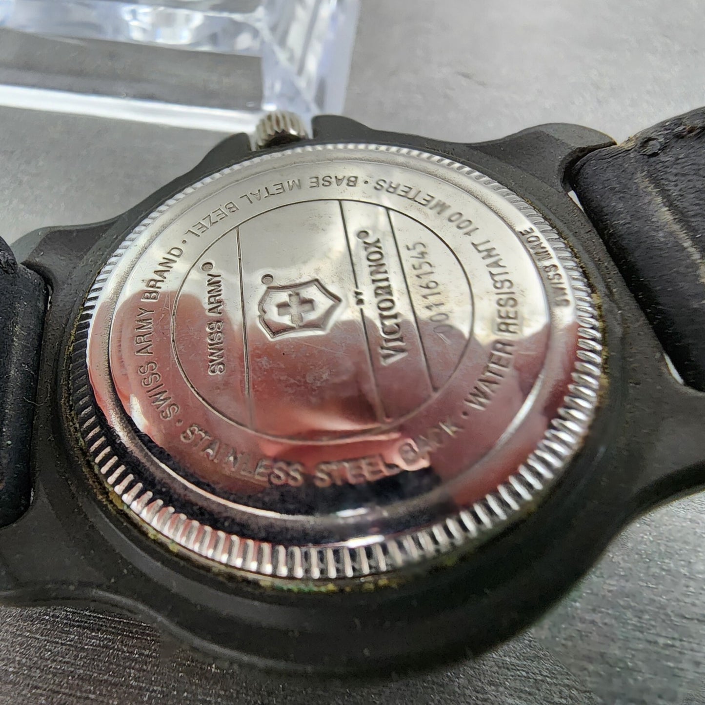 Swiss Army Watch men 39mm Black Dial Black Tone Date Round  New Battery9