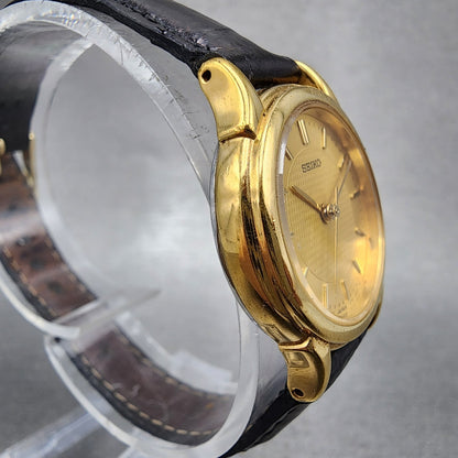 Seiko Watch Women 25mm Champagne Dial gold Tone Round V7011930 New Battery3