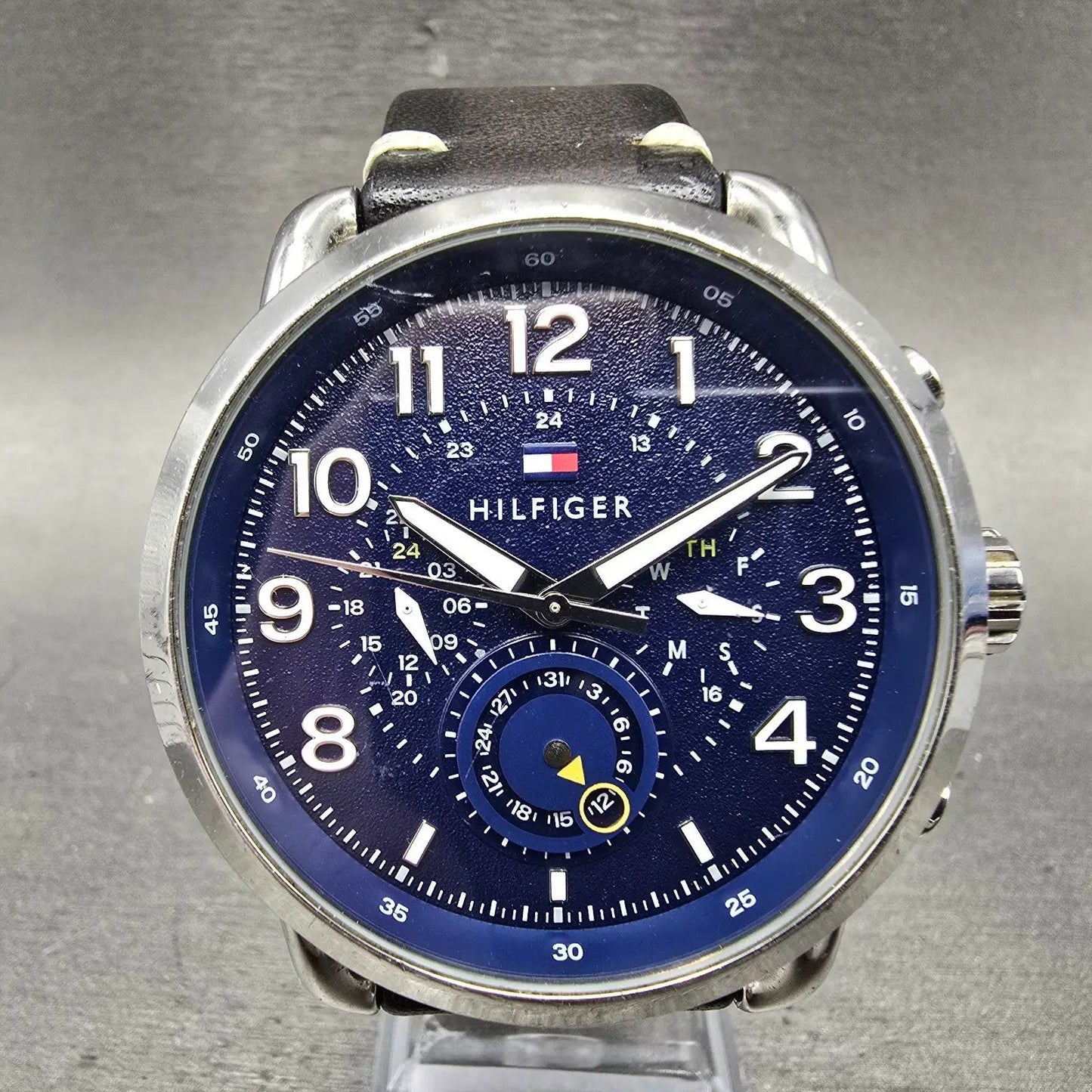 Tommy Hilfiger Briggs Watch Men 46mm Blue Dial Steel Daydate Round New Battery0