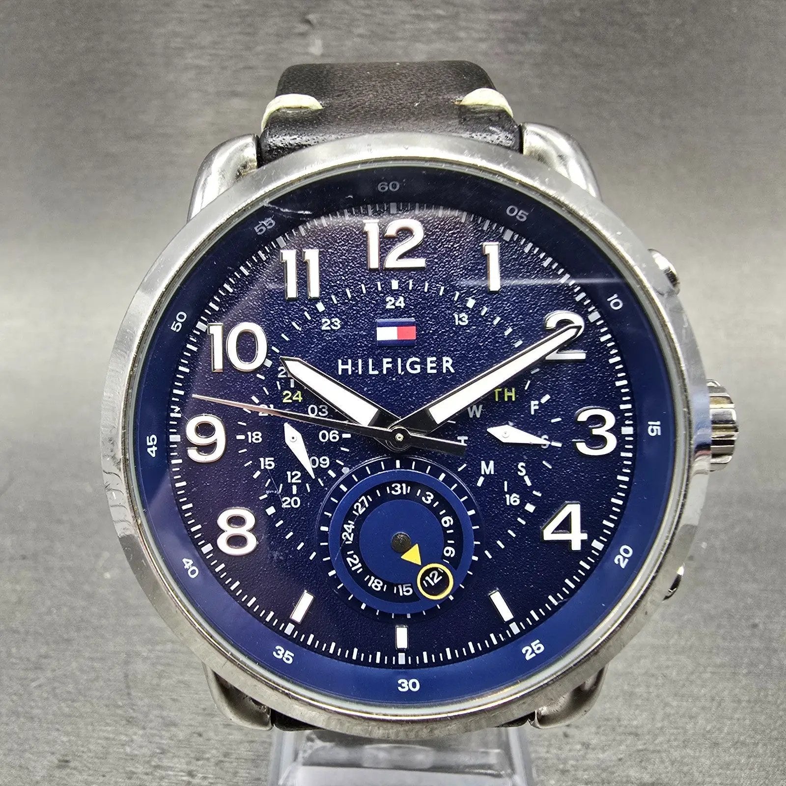 Tommy Hilfiger Briggs Watch Men 46mm Blue Dial Steel Daydate Round New Battery0