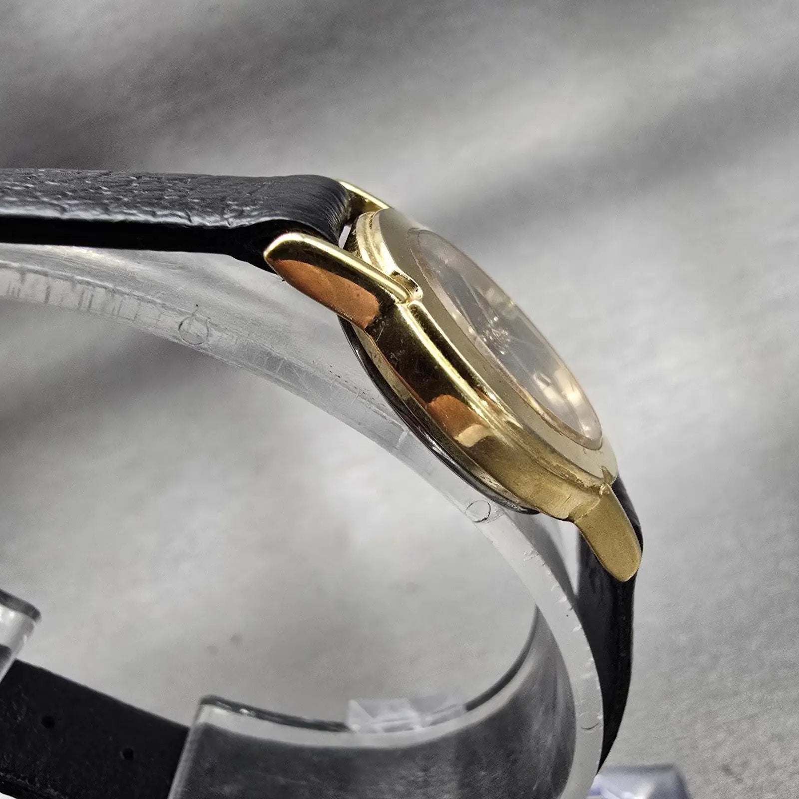 Seiko Watch Women 22mm Black Dial Gold Tone Round 1N01-0A19 New Battery Vintage3