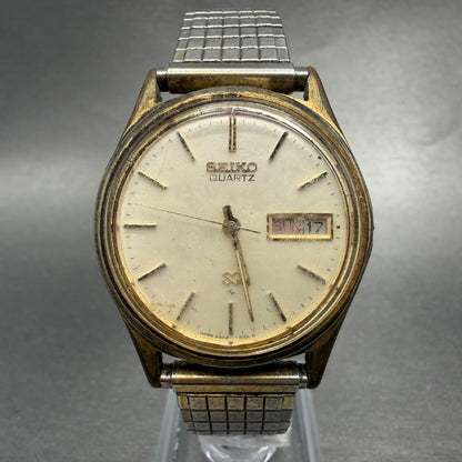 Seiko SQ Watch Men 34mm Silver Dial Gold Tone Daydate Round 6923-7009 PARTS0