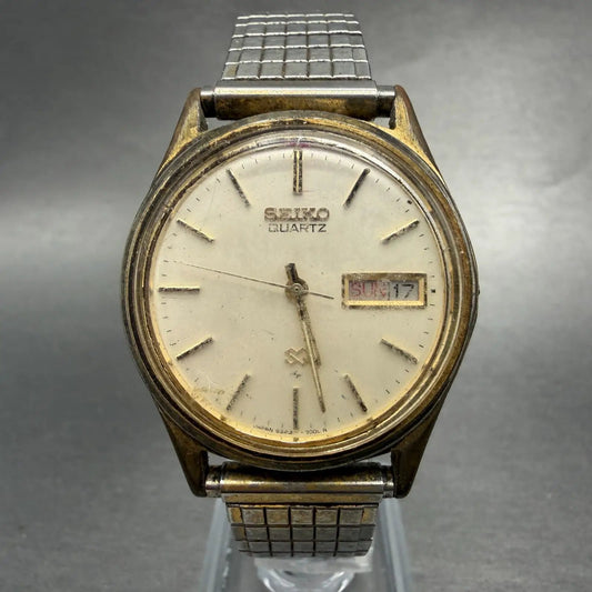 Seiko SQ Watch Men 34mm Silver Dial Gold Tone Daydate Round 6923-7009 PARTS0