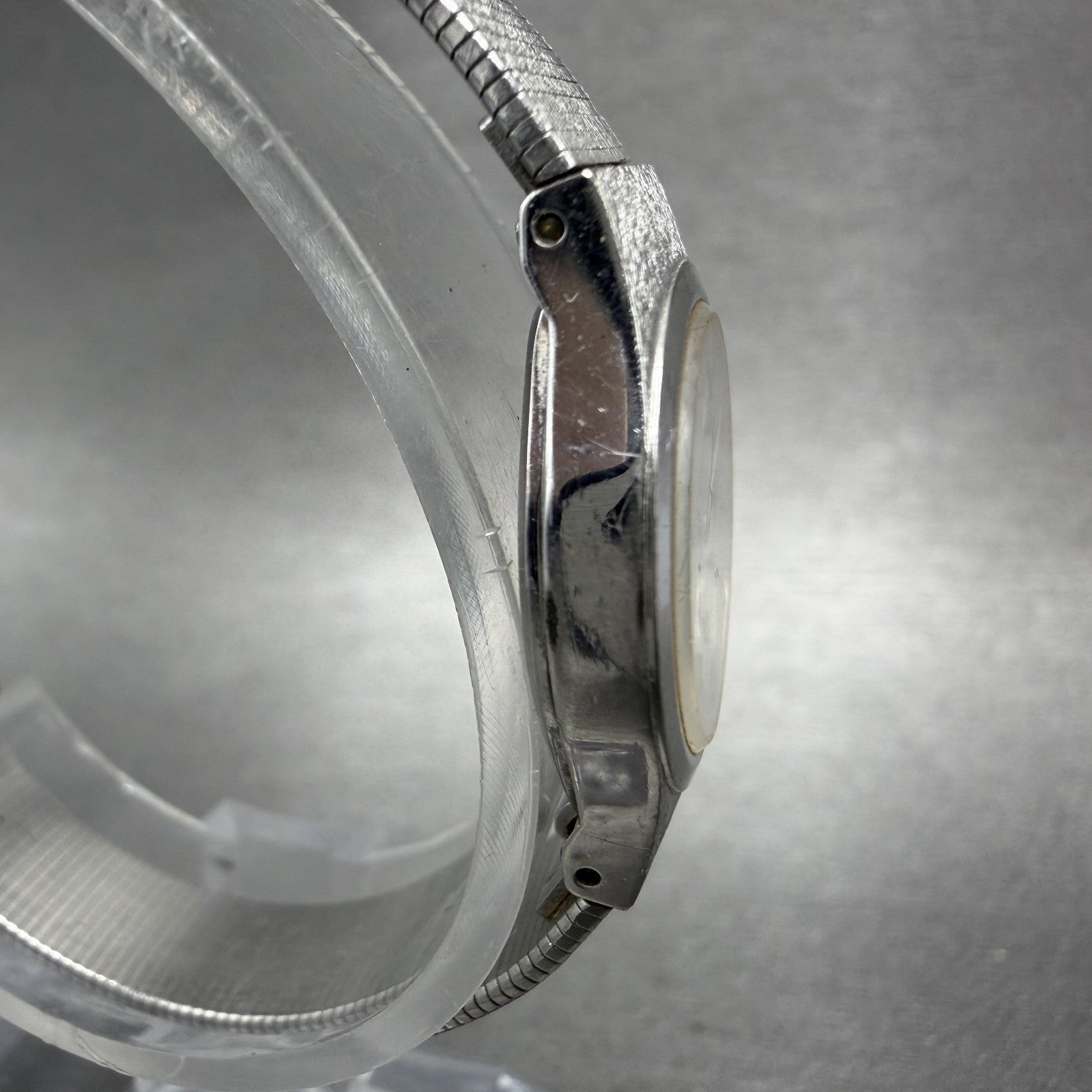 Seiko Watch Women 18mm Silver Dial Silver Tone Round 2C20-0020 New Battery3