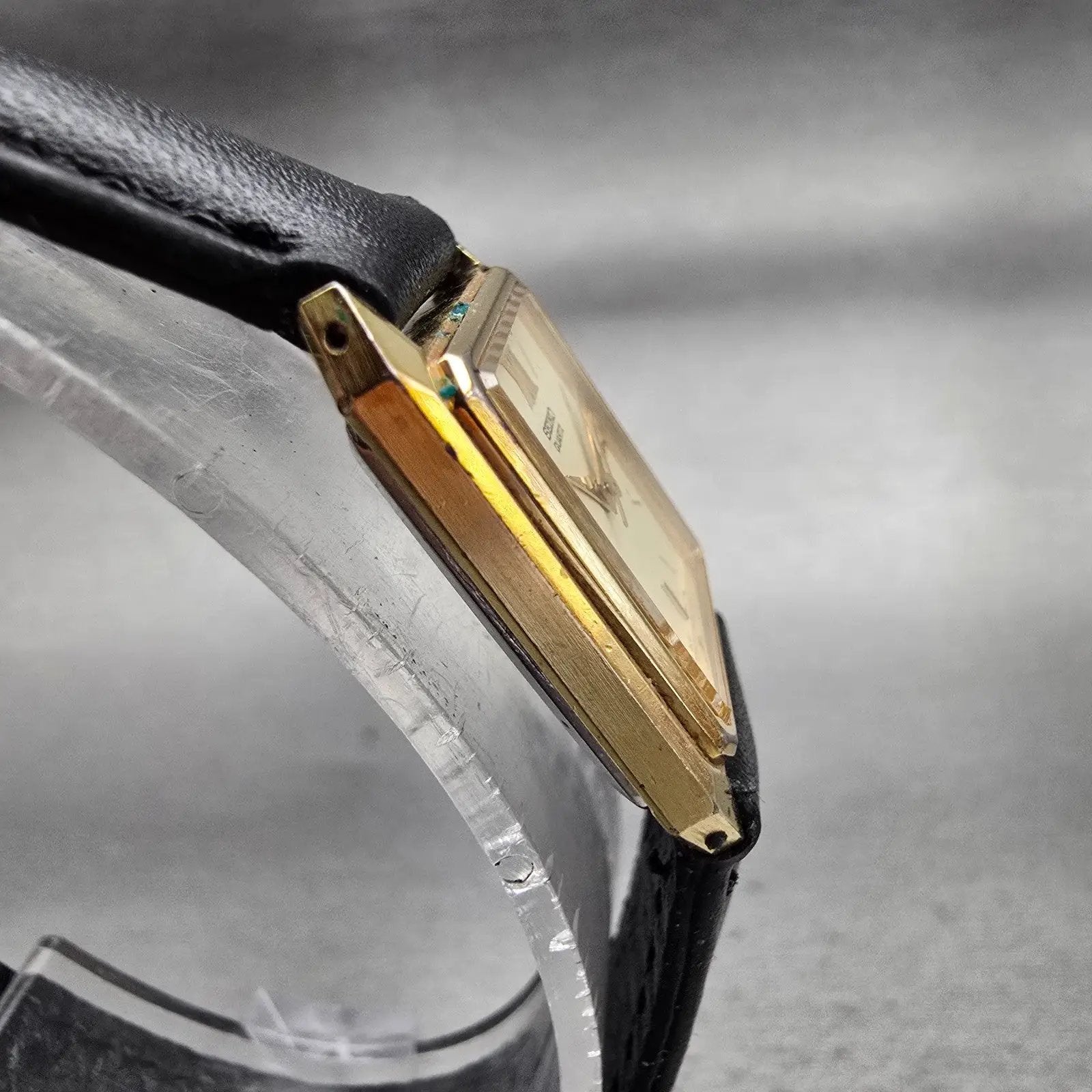 Seiko Tank Watch Women 19mm Champagne Dial Gold Tone Rectangle 2C21-5021 New Bat3