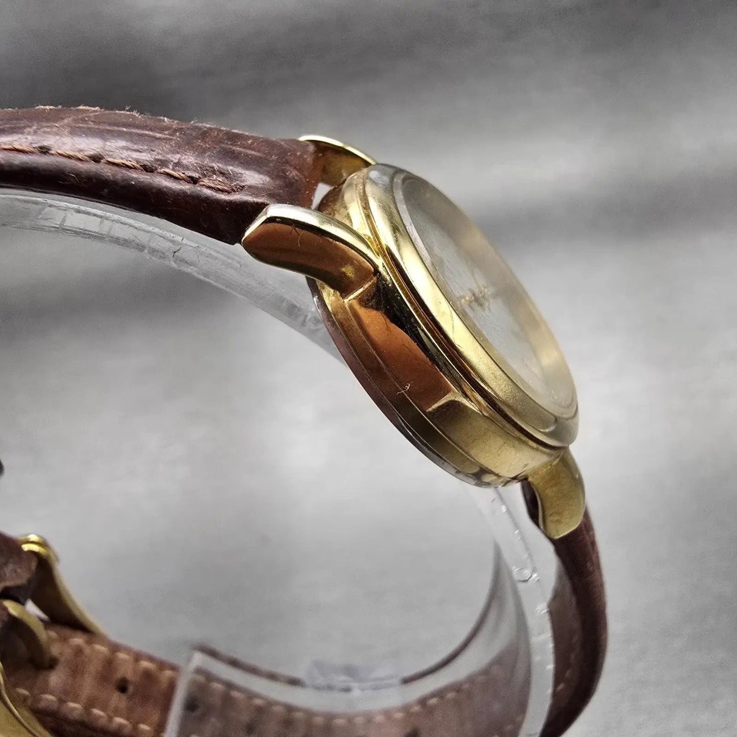 Citizen Eco-Drive Watch Women 23mm Silver Dial Gold Tone Date E011-S049423 Works3