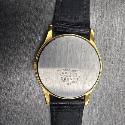Citizen CQ Watch Men 34mm Black Dial Gold Tone Daydate Round 2500-S76418 New Bat10