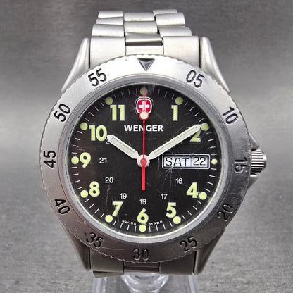 Wenger Dive Watch Men 38mm Black Dial Silver Tone Daydate 7215X New Battery0
