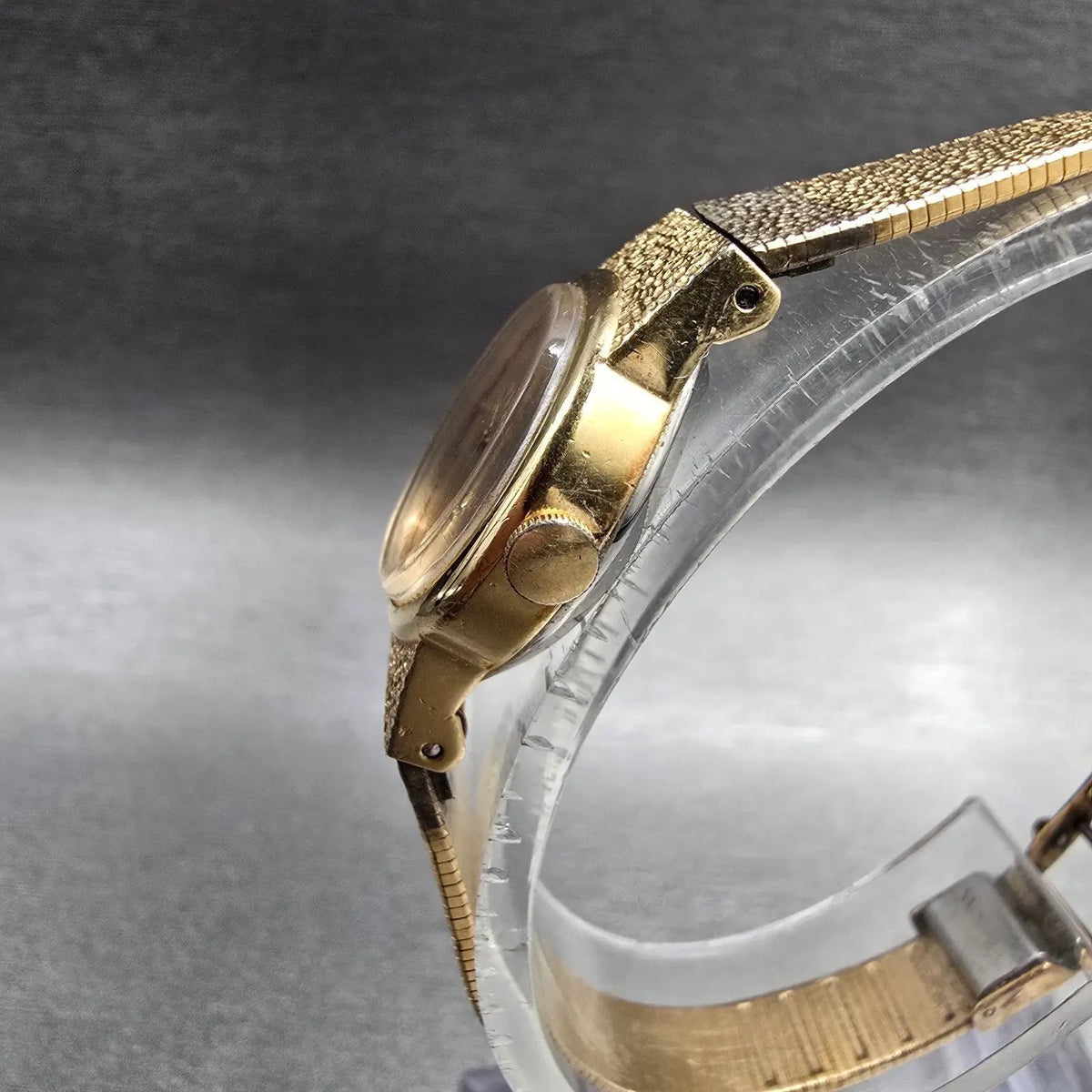 Seiko Watch Women 17mm Gold Dial Gold Tone Oval 1400-7379 New Battery Vintage JP2